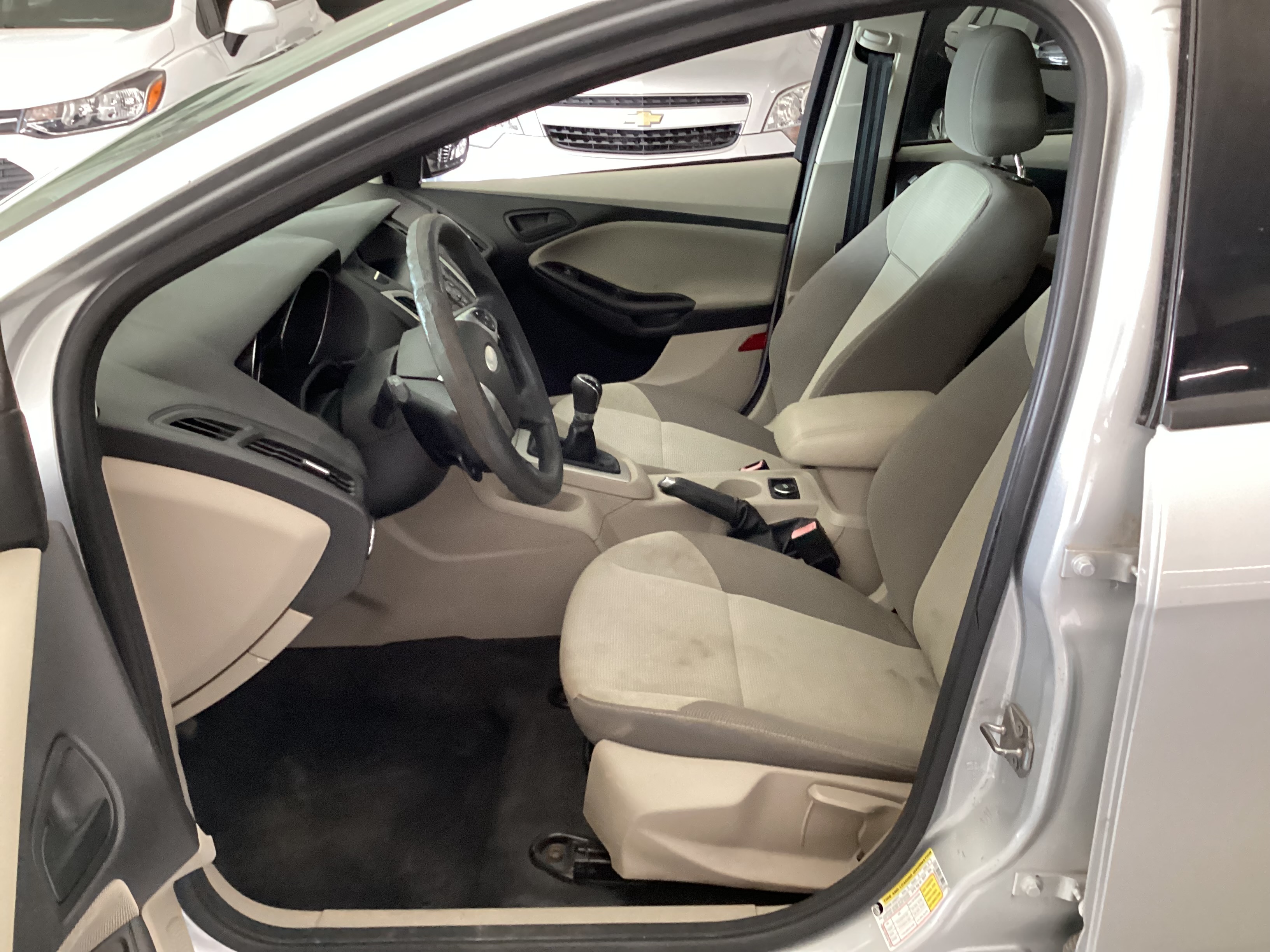 2012 FORD Focus SE - Image 8