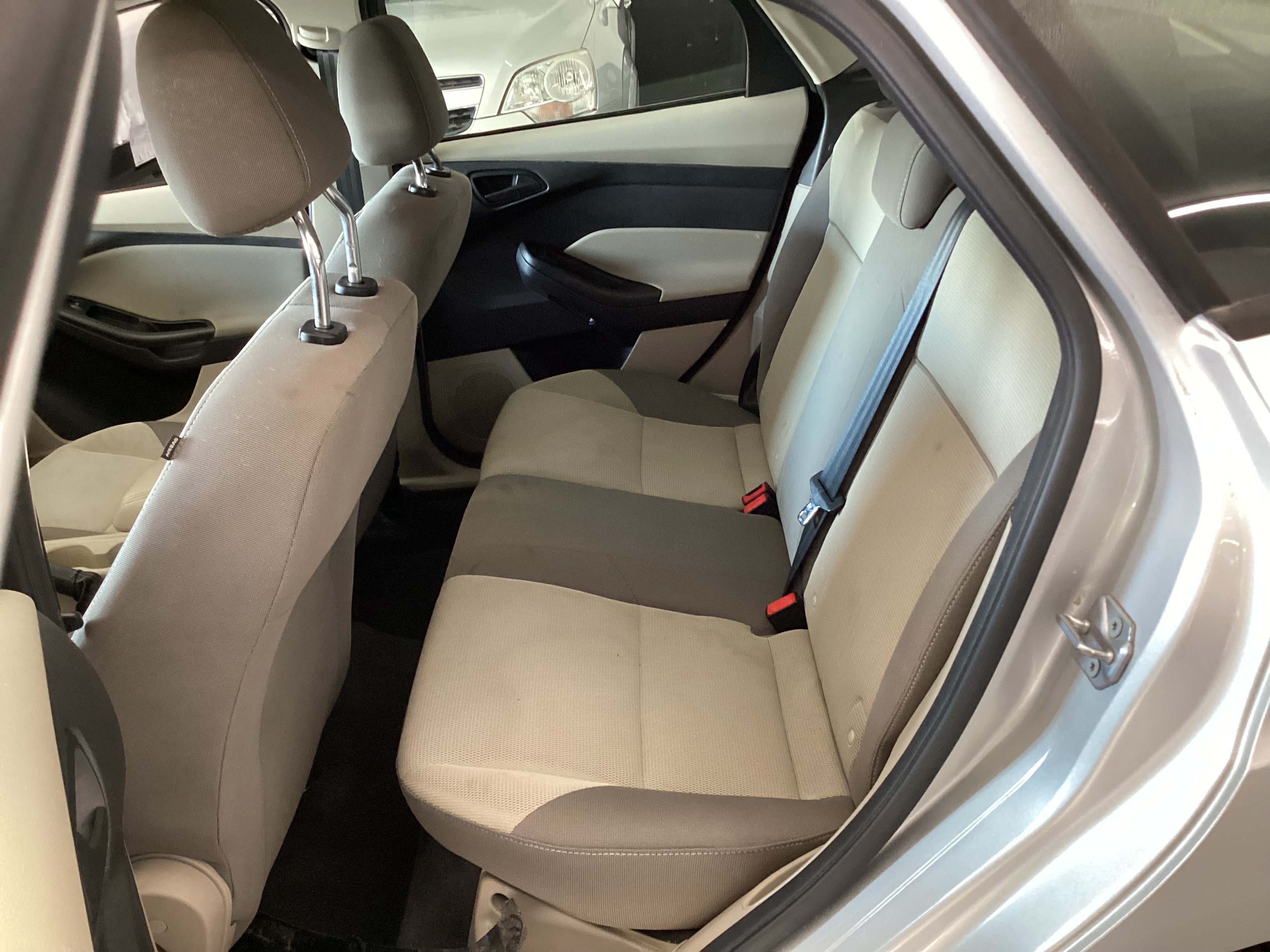 2012 FORD Focus SE - Image 9