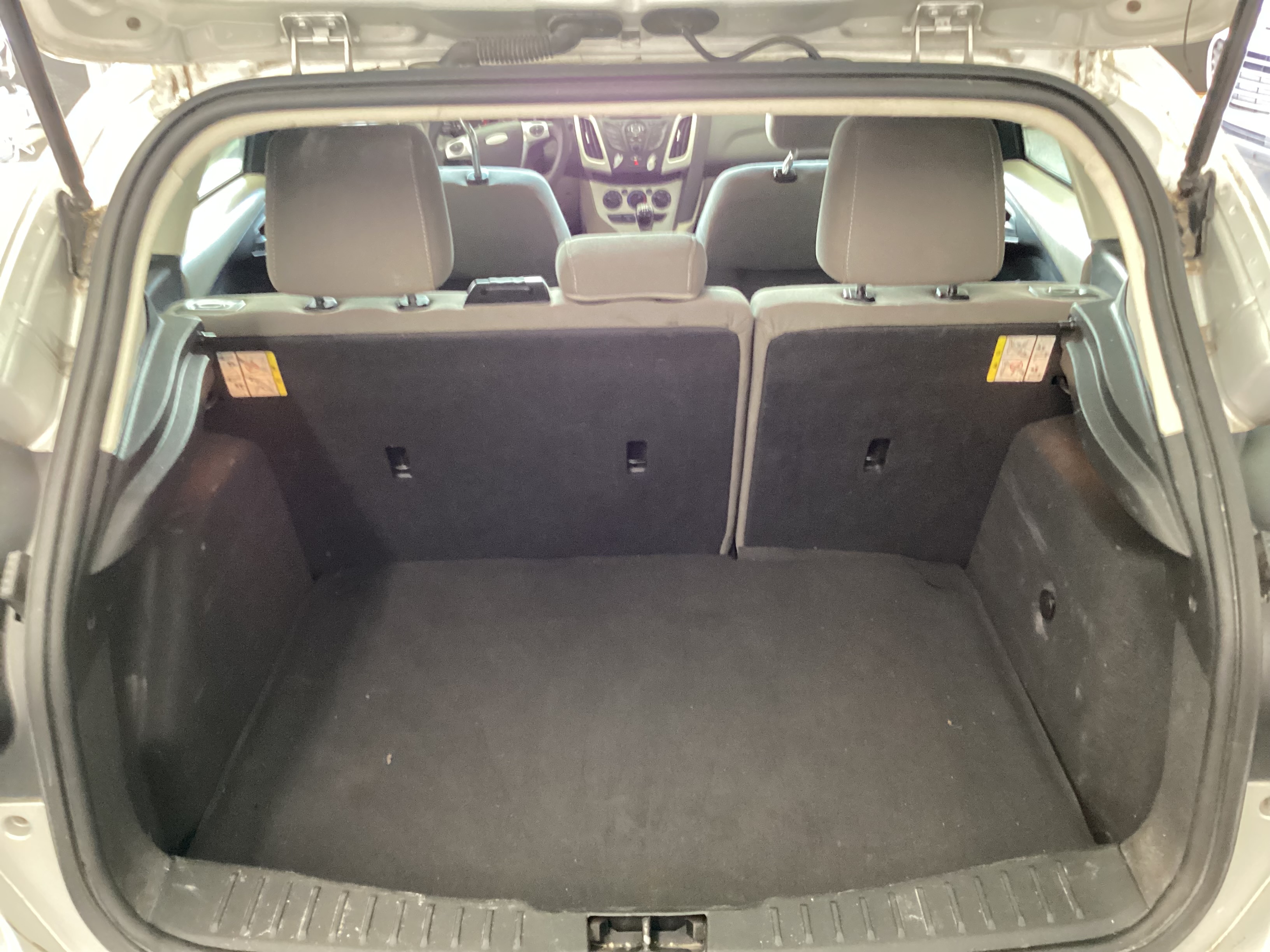 2012 FORD Focus SE - Image 10