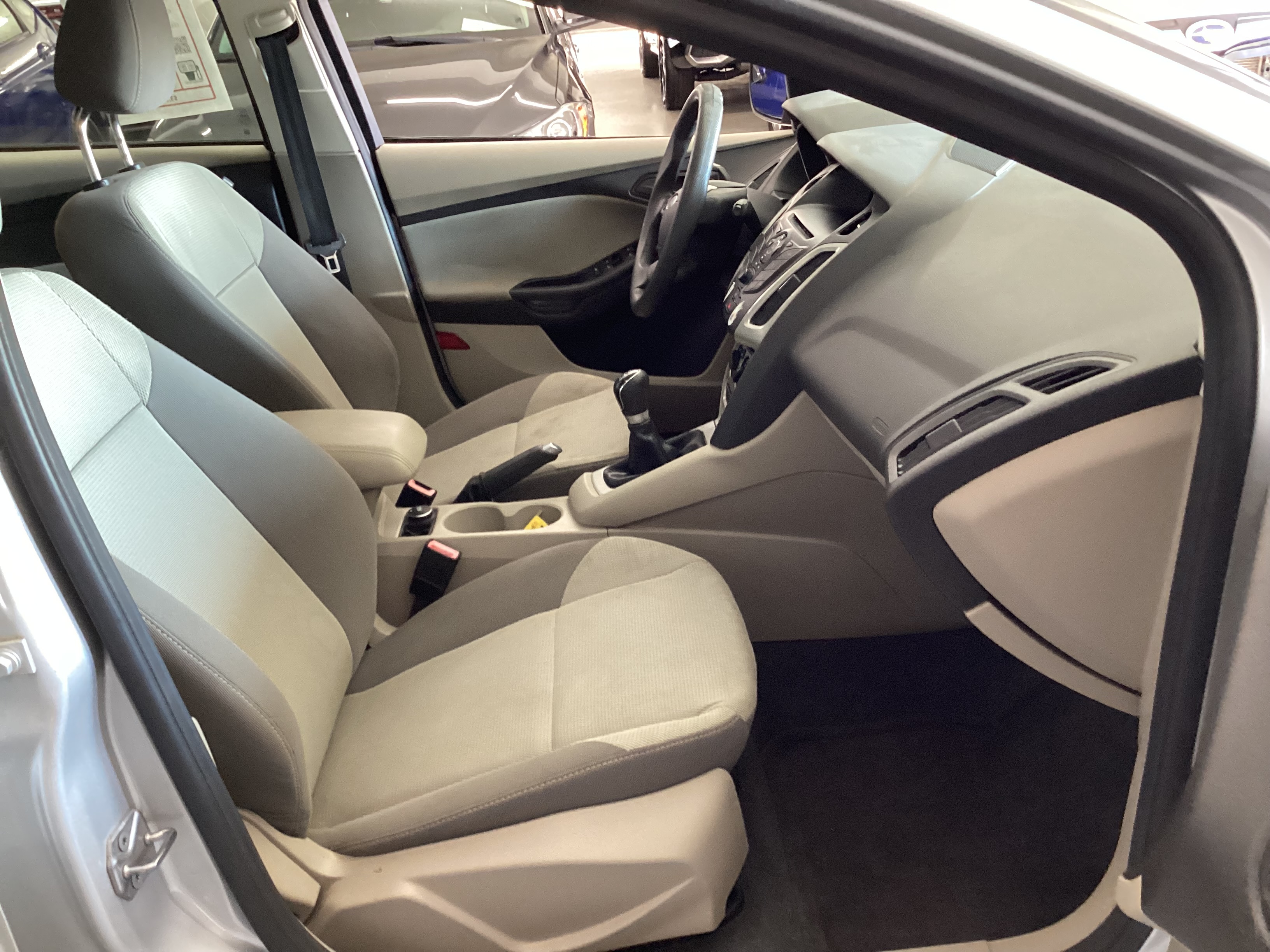 2012 FORD Focus SE - Image 12
