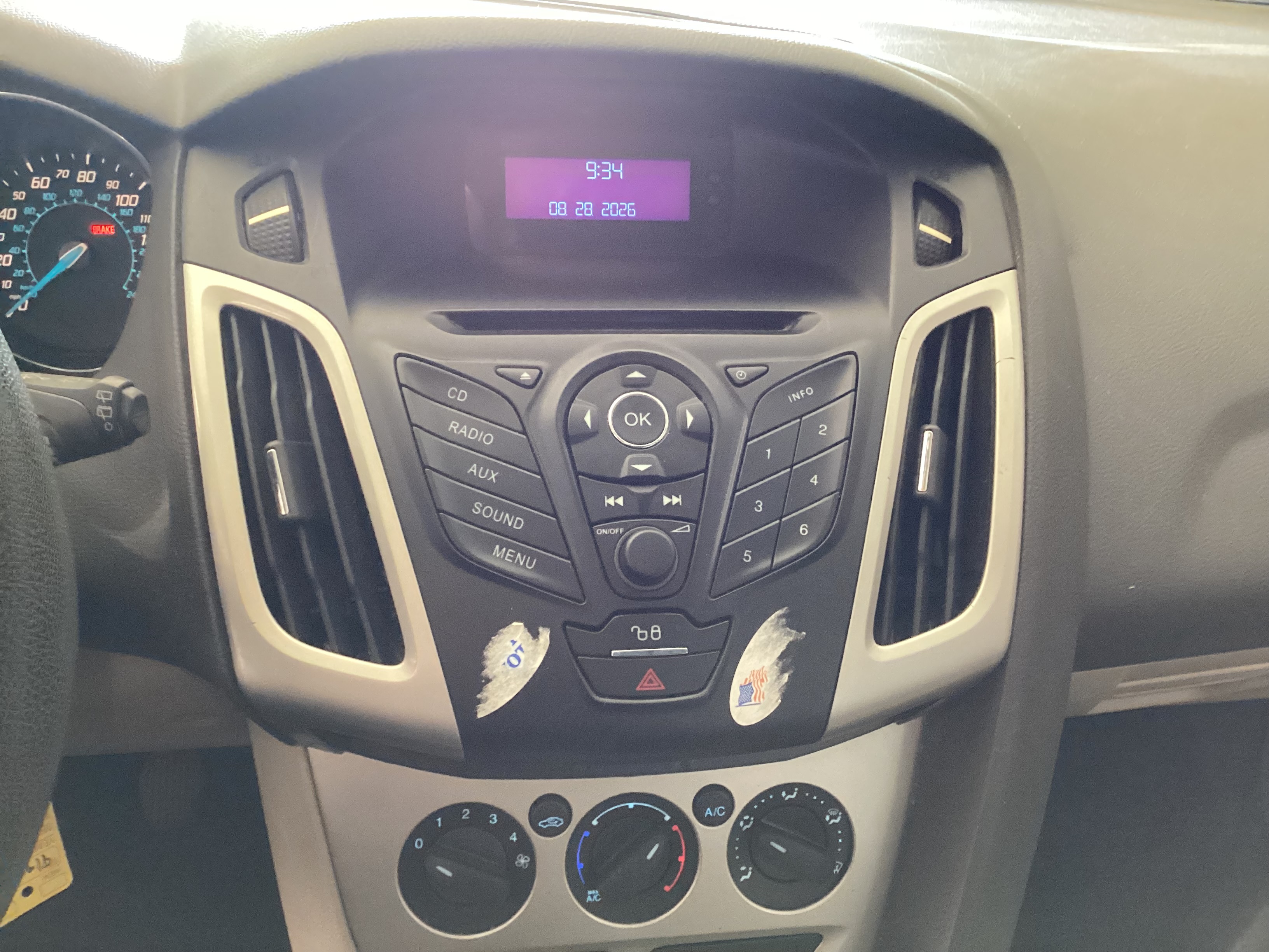 2012 FORD Focus SE - Image 14