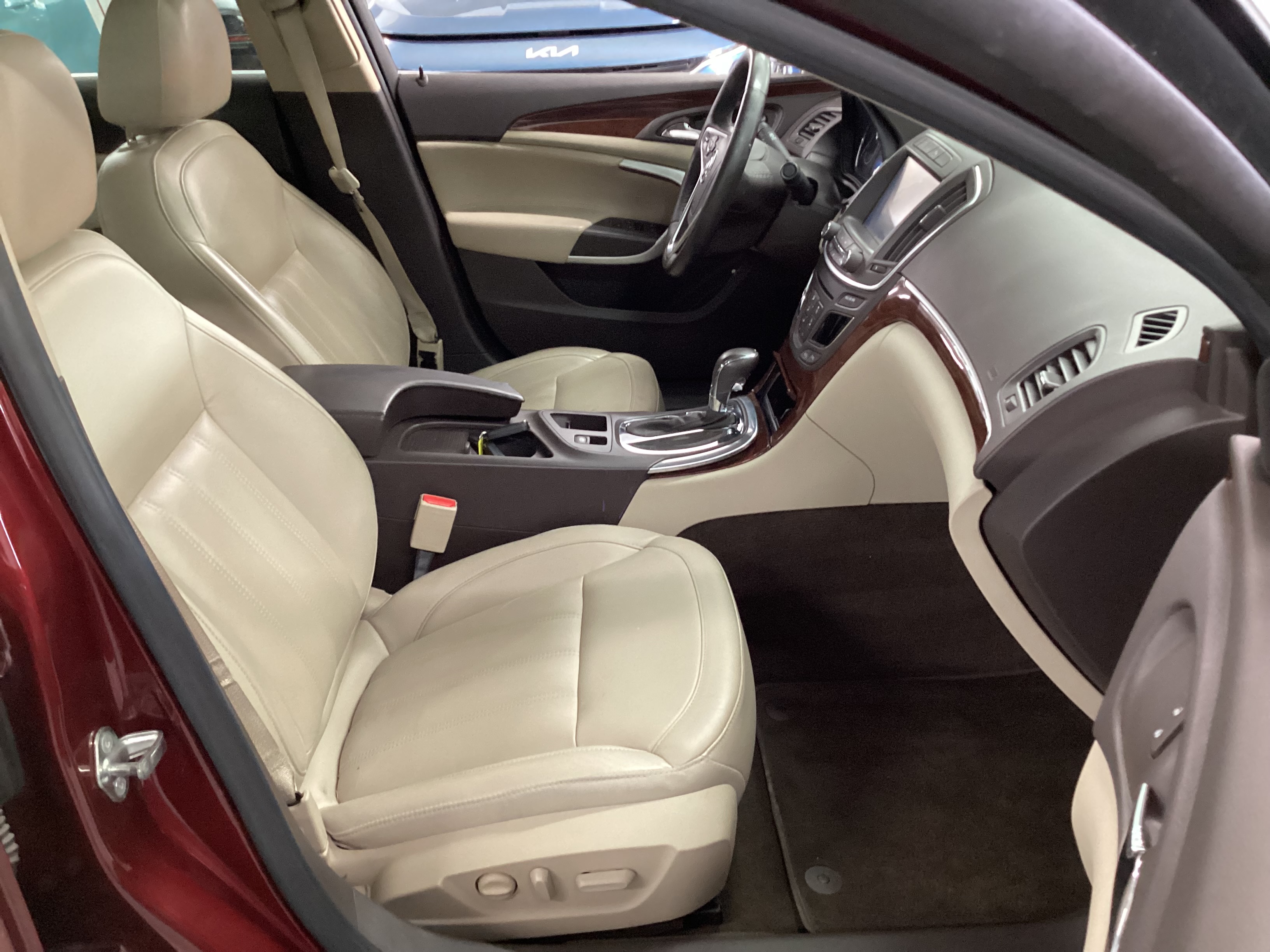 2016 BUICK Regal Premium II - Image 12