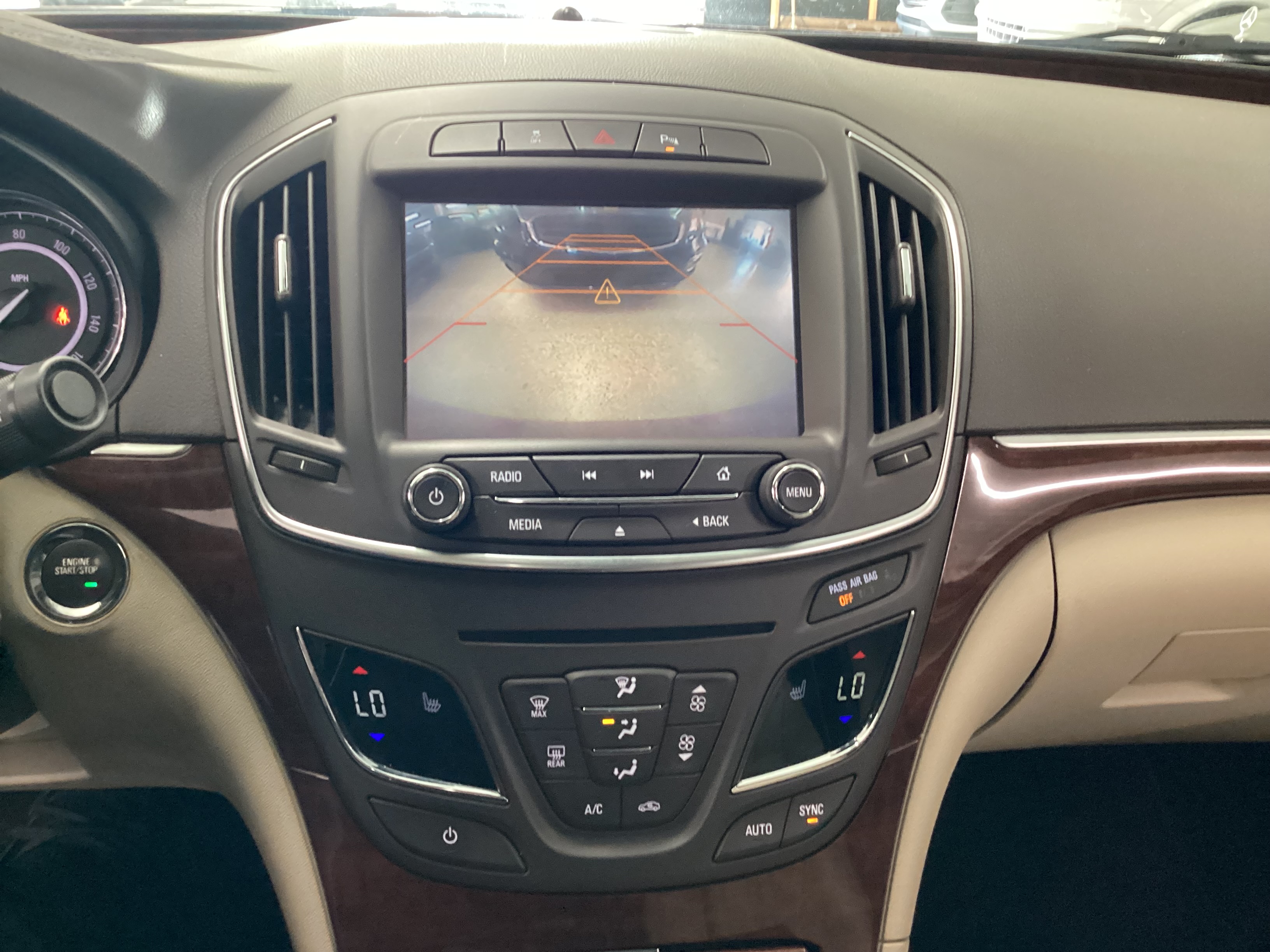 2016 BUICK Regal Premium II - Image 14