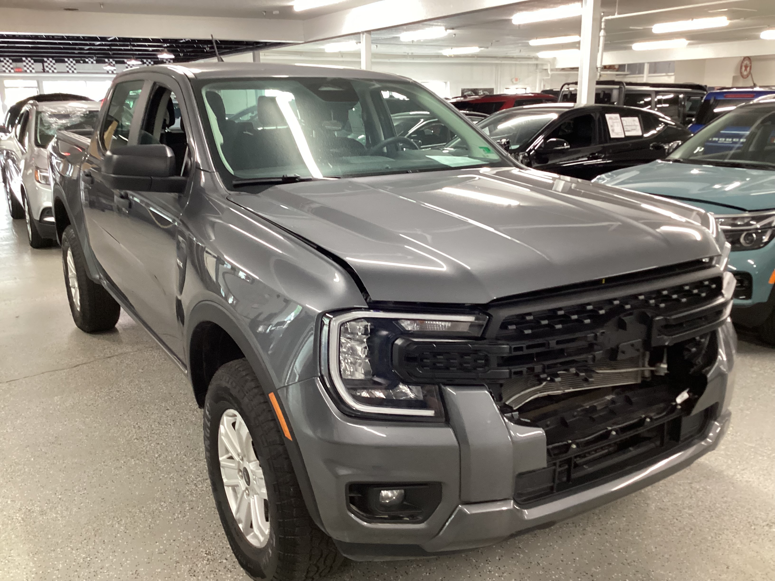 2025 FORD Ranger SuperCrew 4WD XL - Image 4