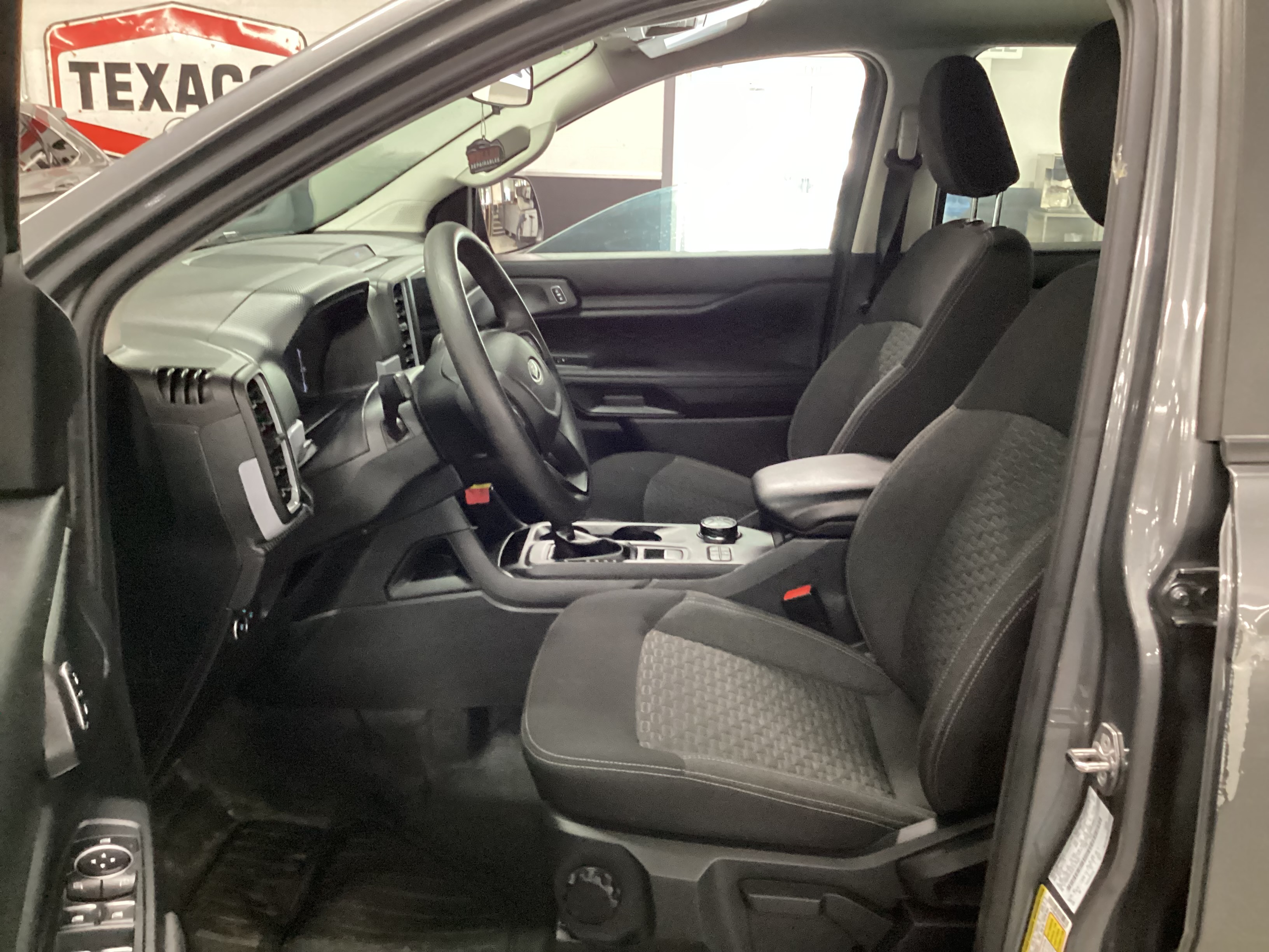 2025 FORD Ranger SuperCrew 4WD XL - Image 8