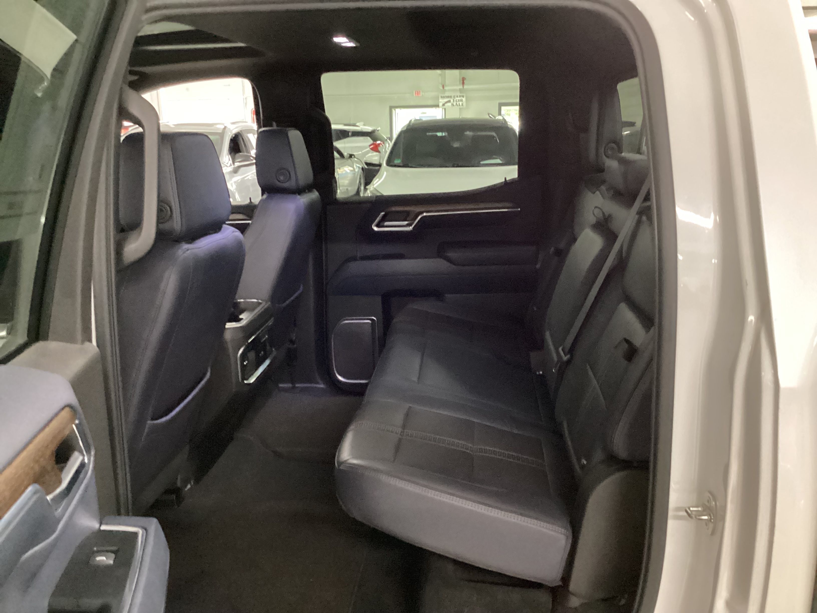2023 CHEVROLET Silverado 4WD High Country Crew Cab - Image 6