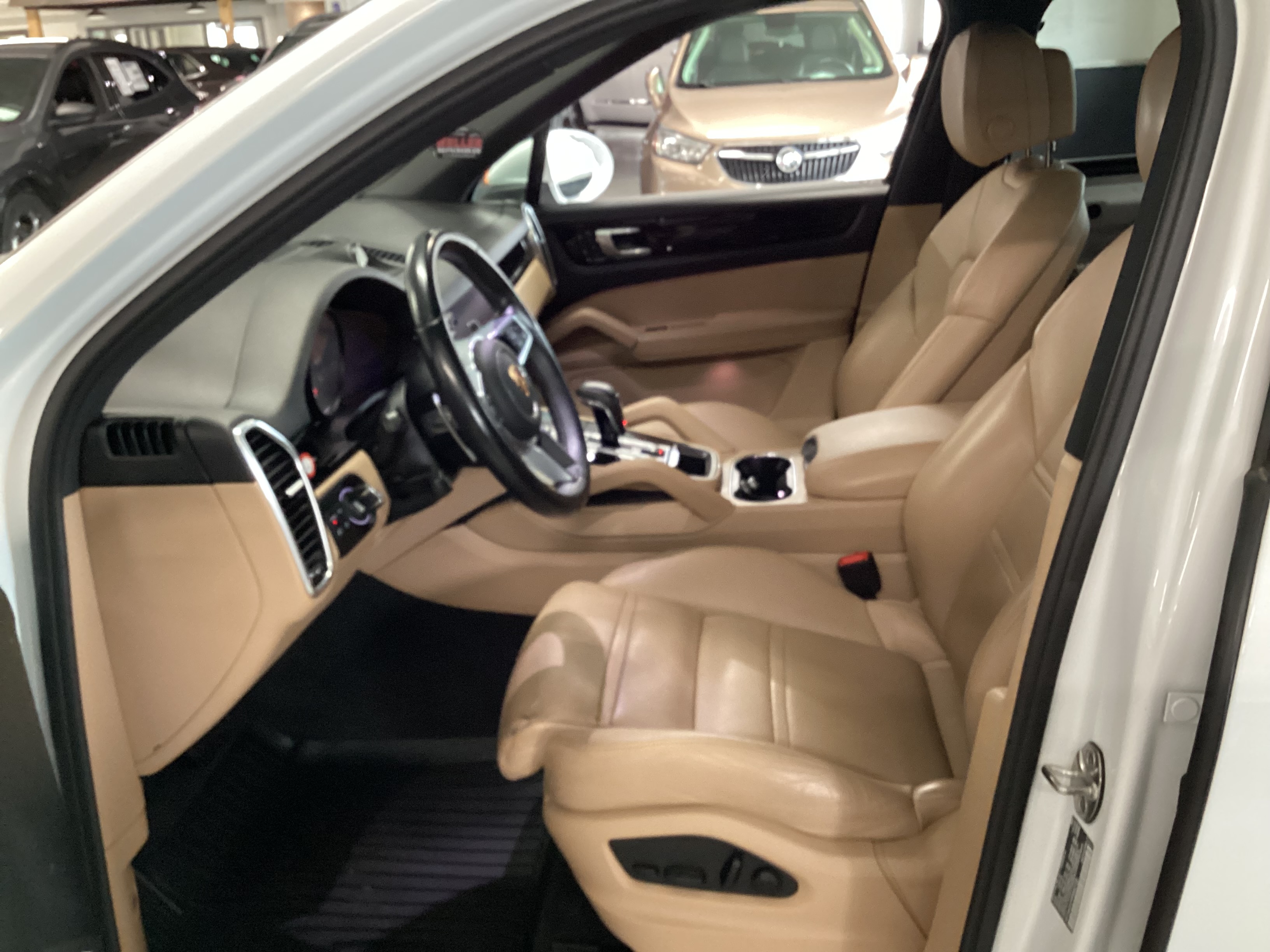 2023 PORSCHE Cayenne AWD - Image 5