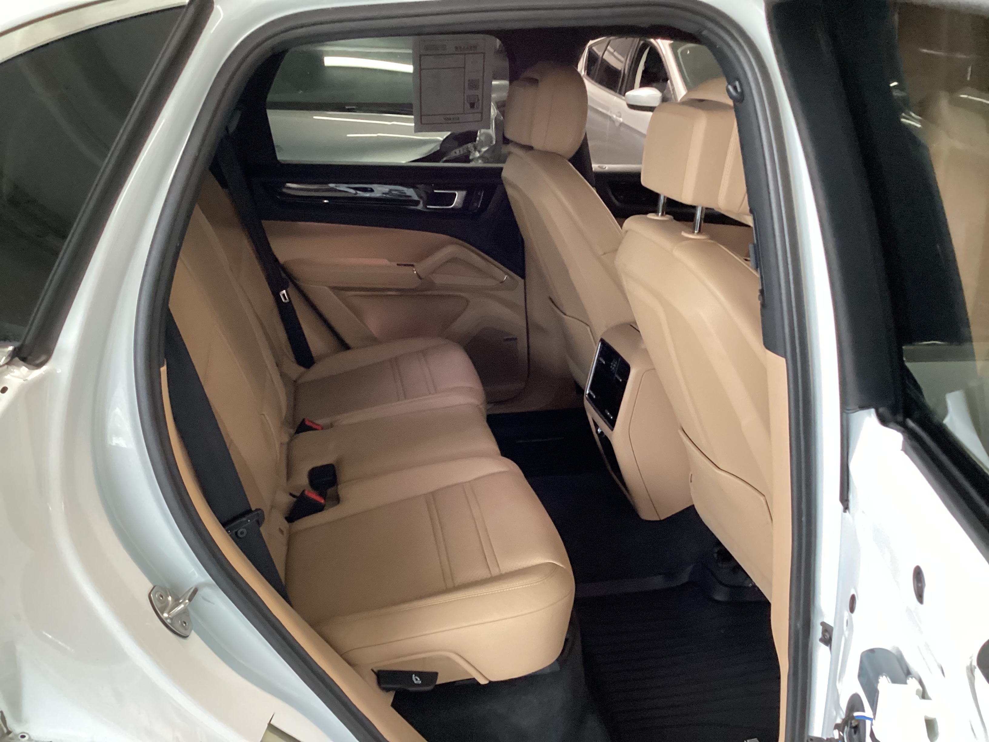 2023 PORSCHE Cayenne AWD - Image 10