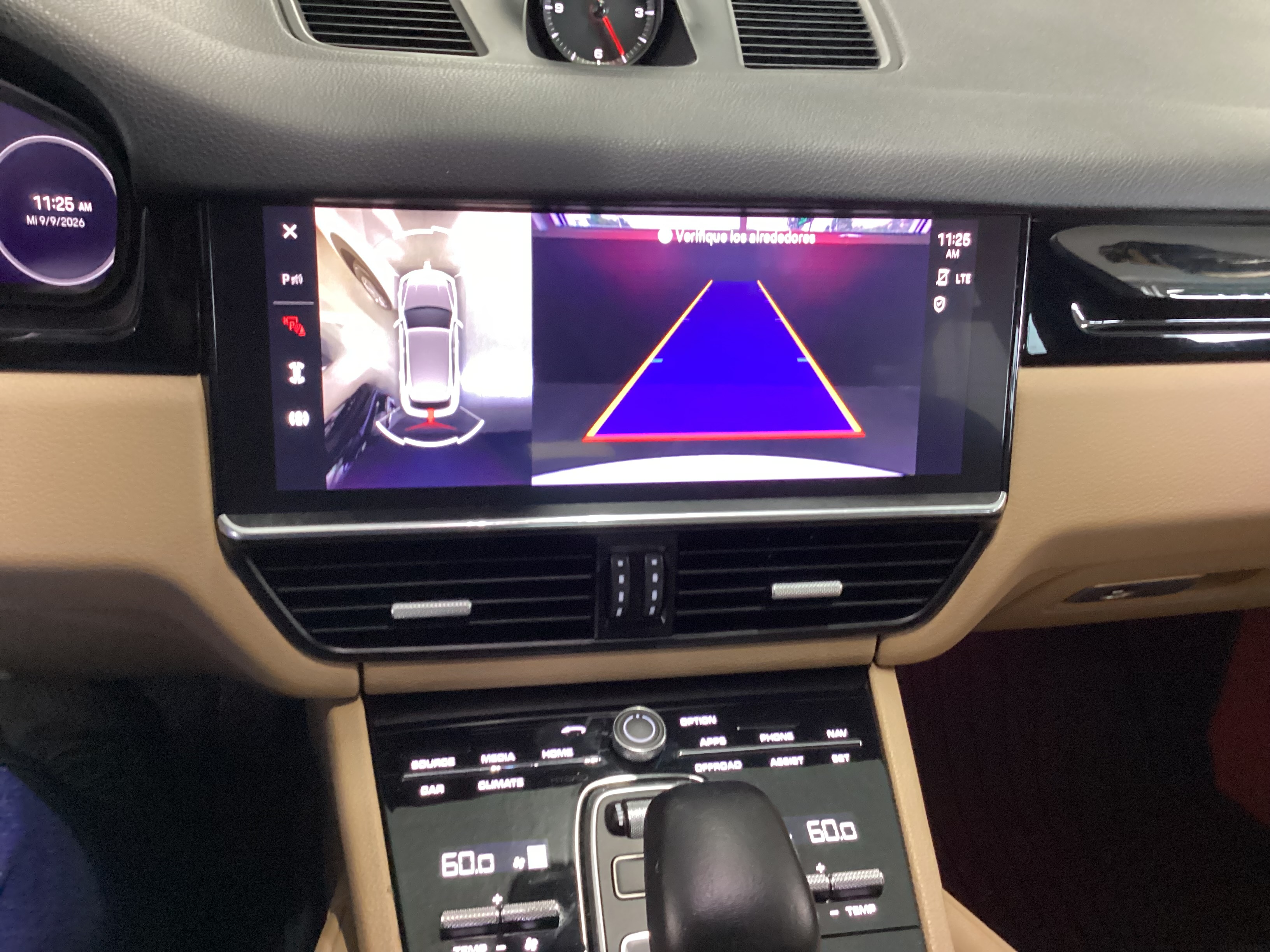 2023 PORSCHE Cayenne AWD - Image 13