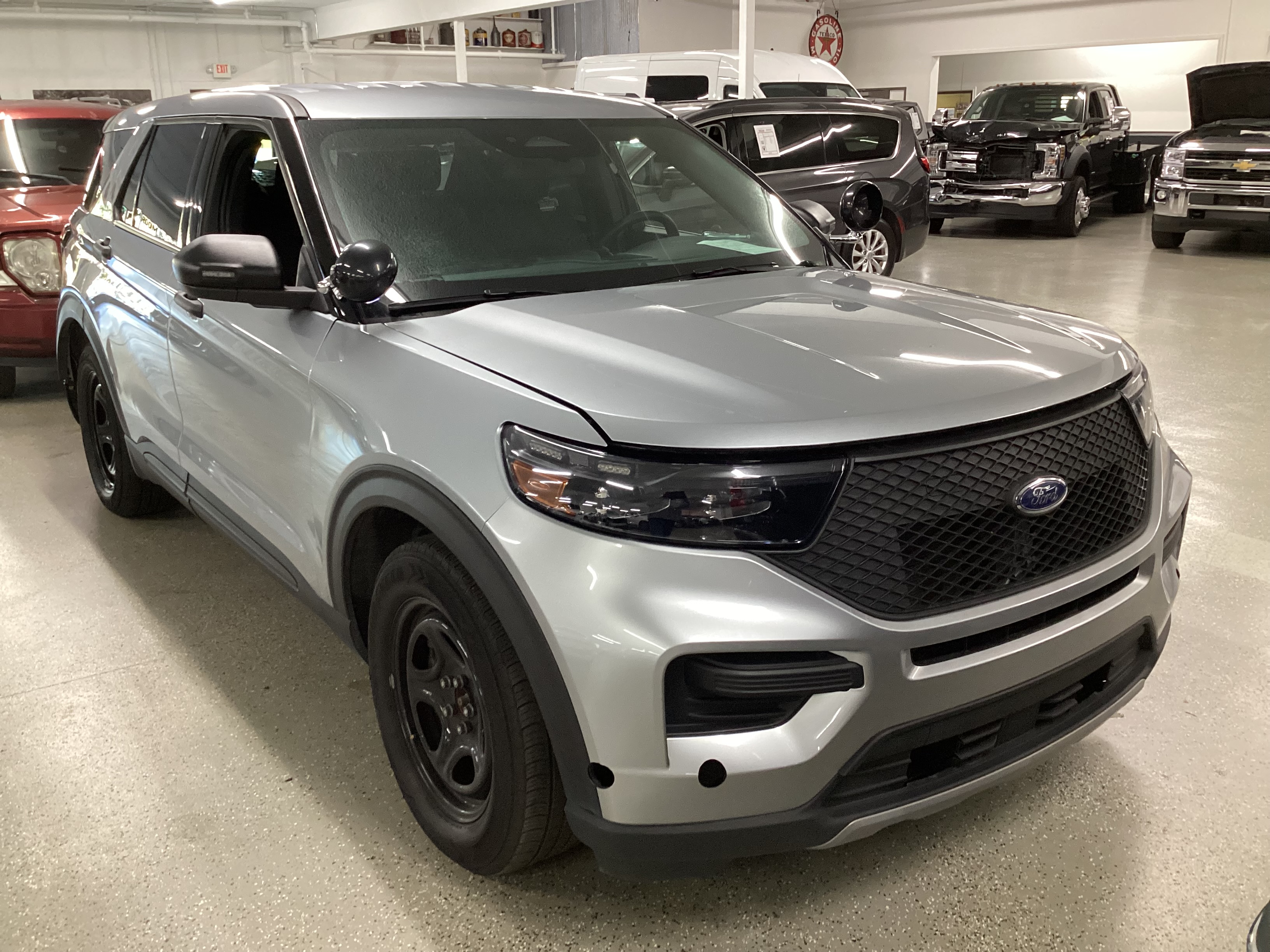 2025 FORD Explorer Police Interceptor AWD - Image 4
