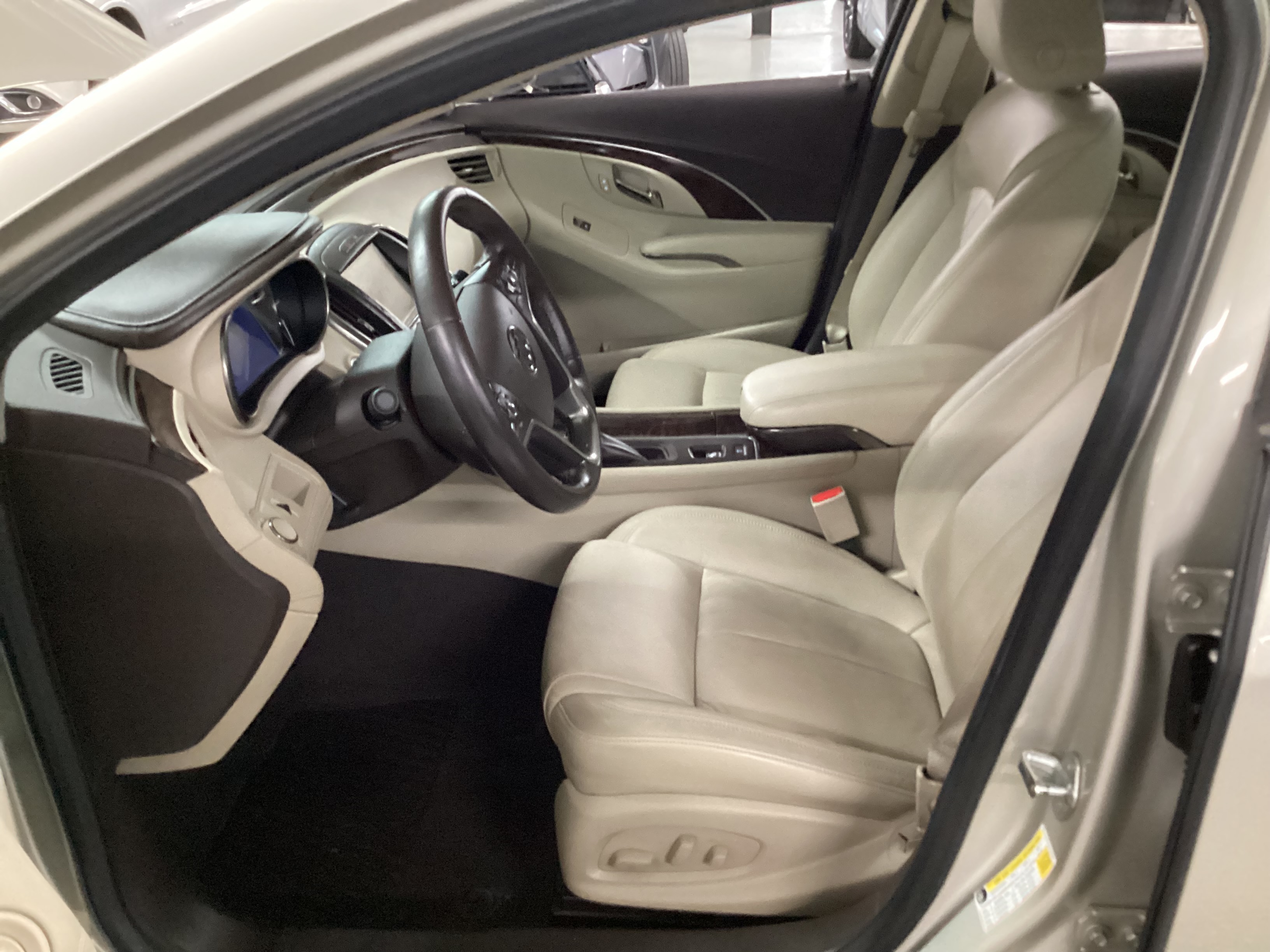 2016 BUICK LaCrosse Leather - Image 9