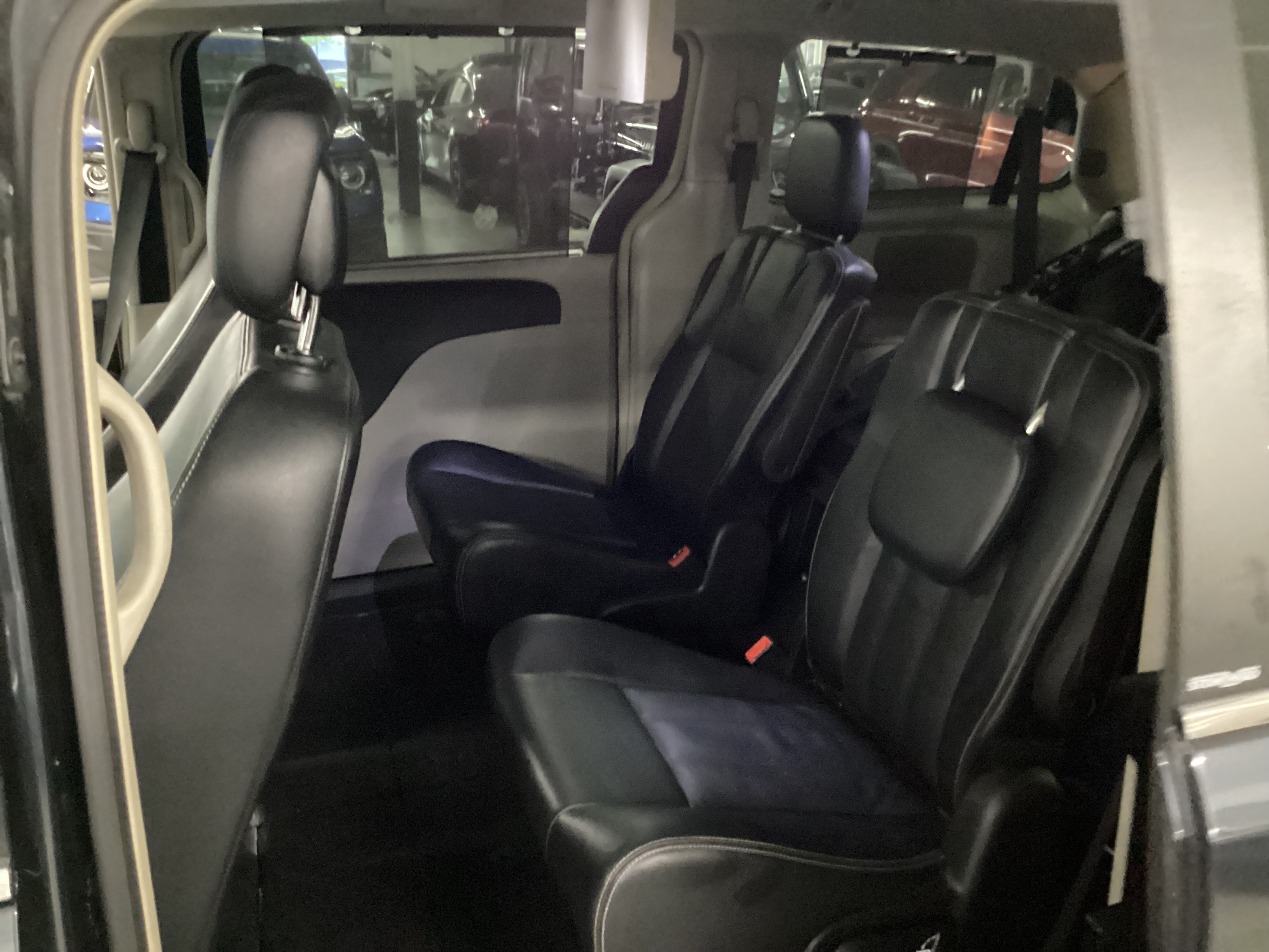 2014 CHRYSLER Town & Country Touring-L - Image 6