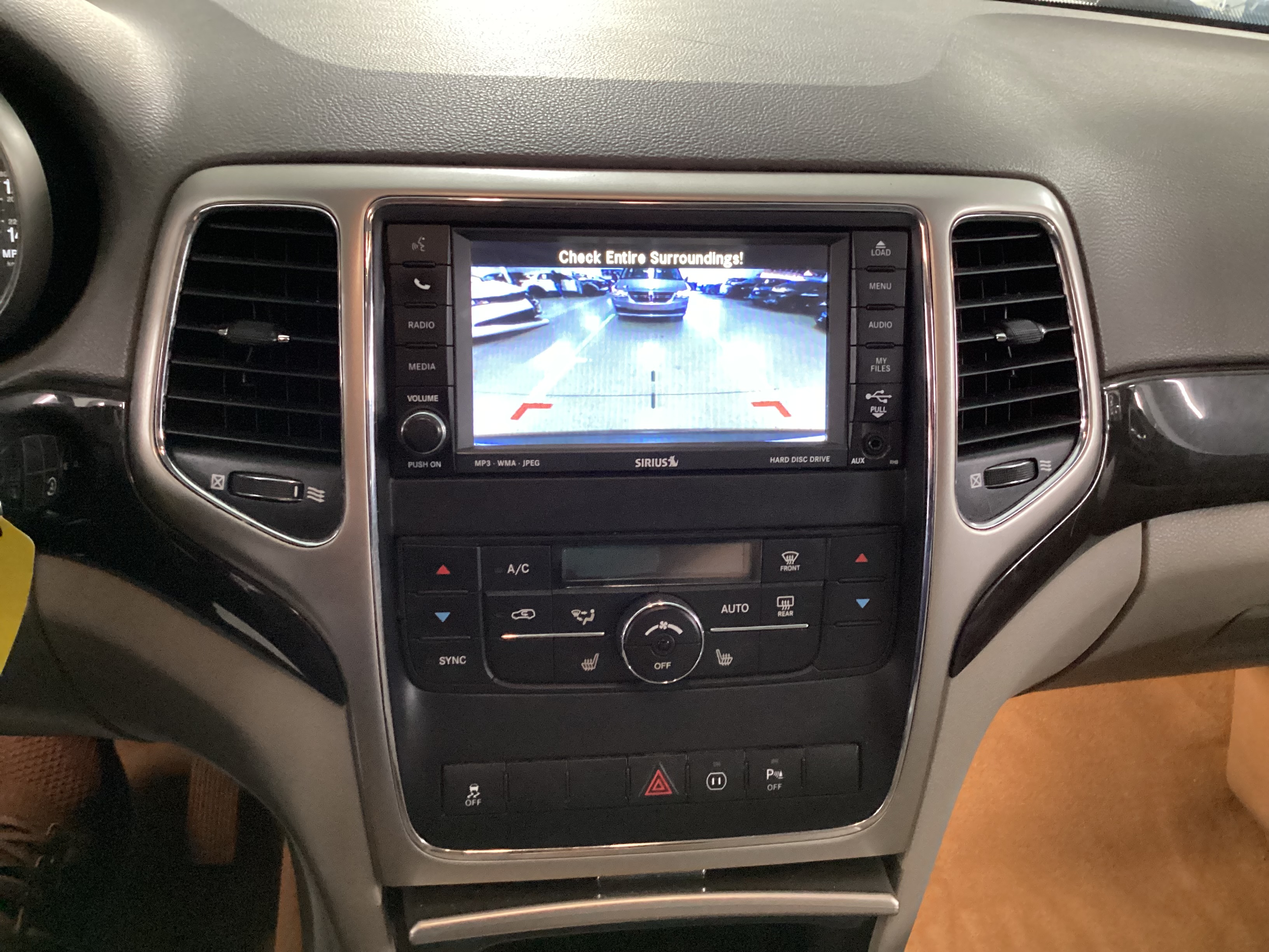 2011 JEEP Grand Cherokee Laredo 4WD - Image 13