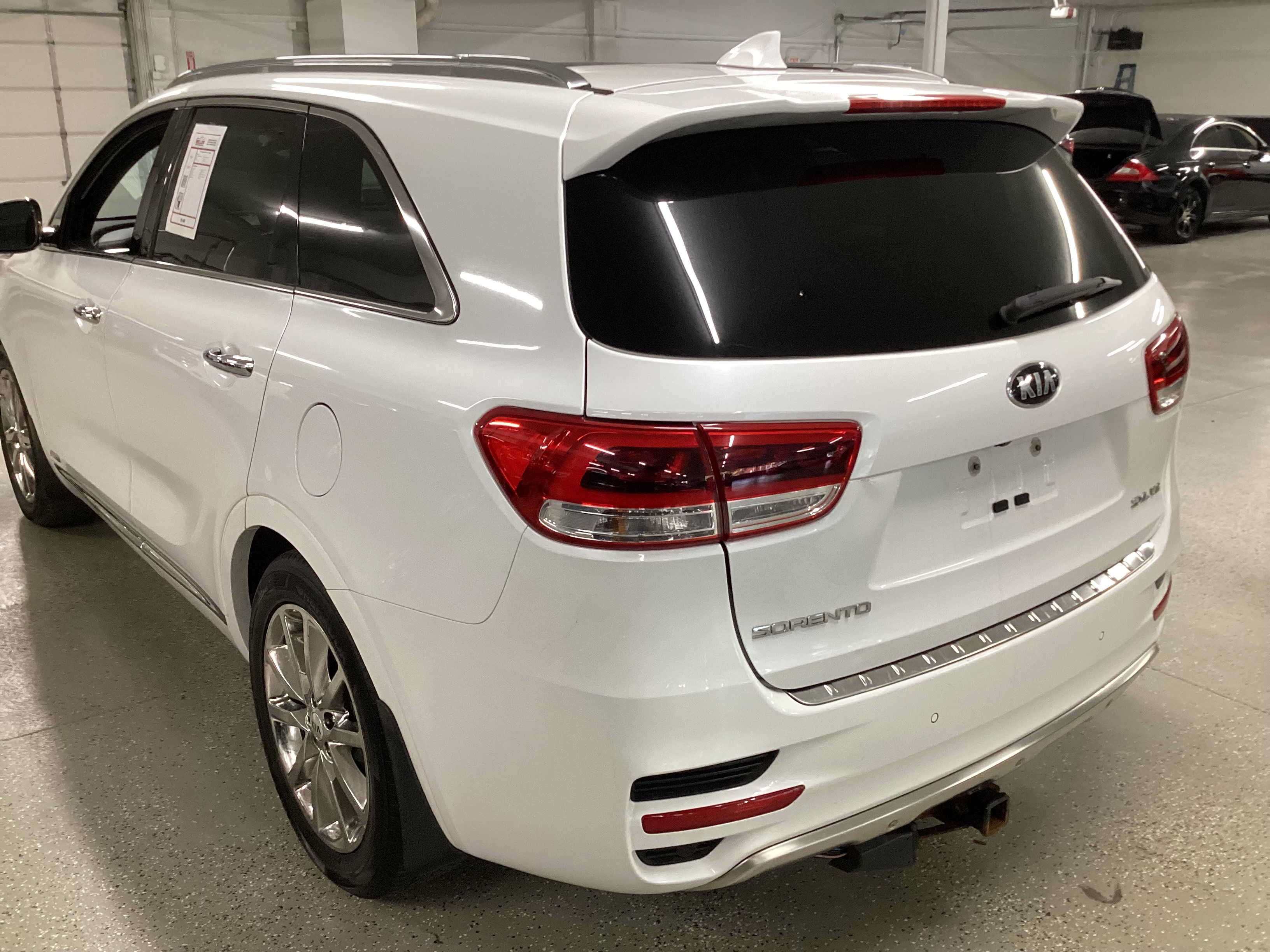 2018 KIA Sorento SXL AWD - Image 2