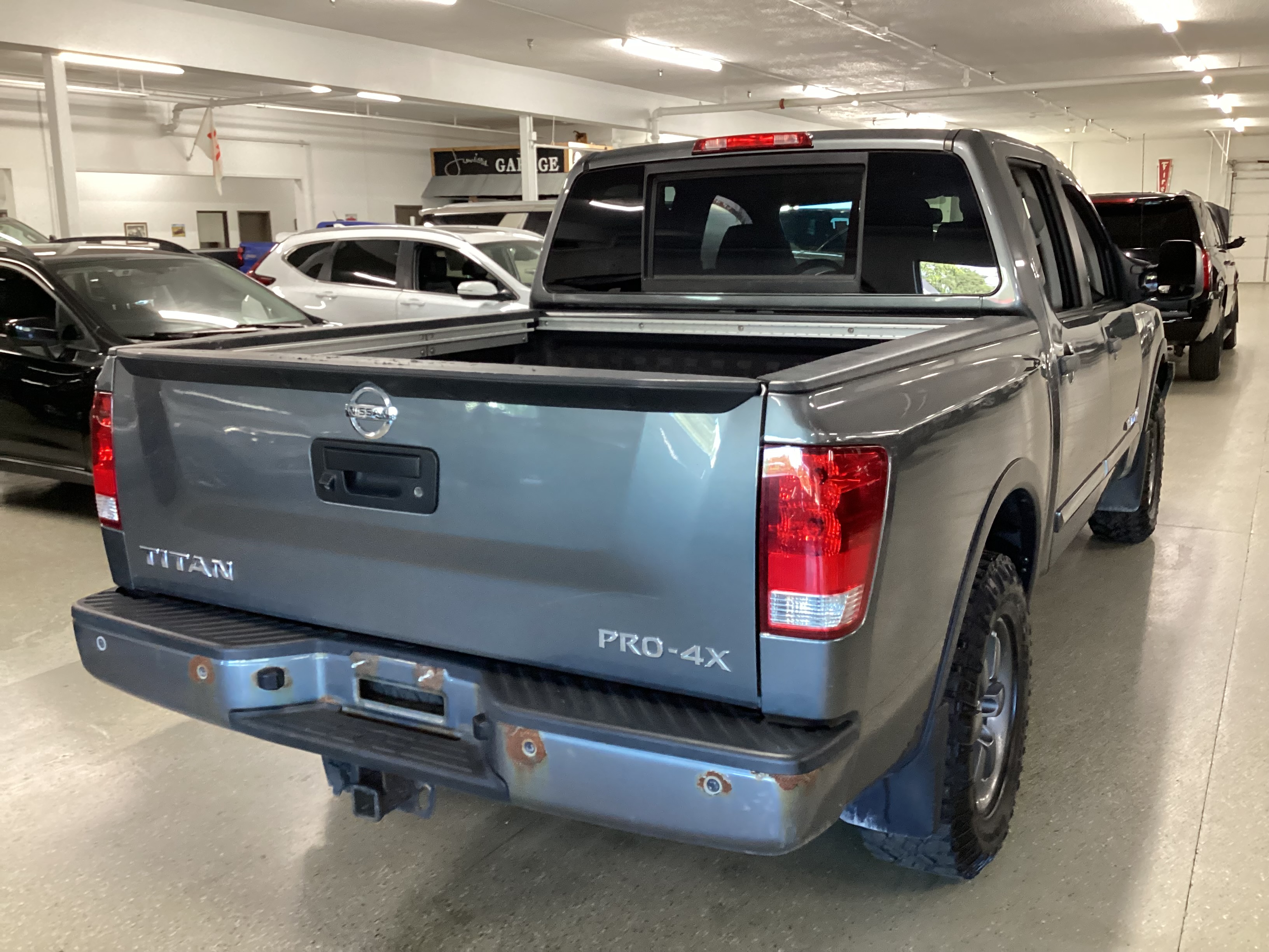2015 NISSAN Titan PRO-4X Crew Cab - Image 3
