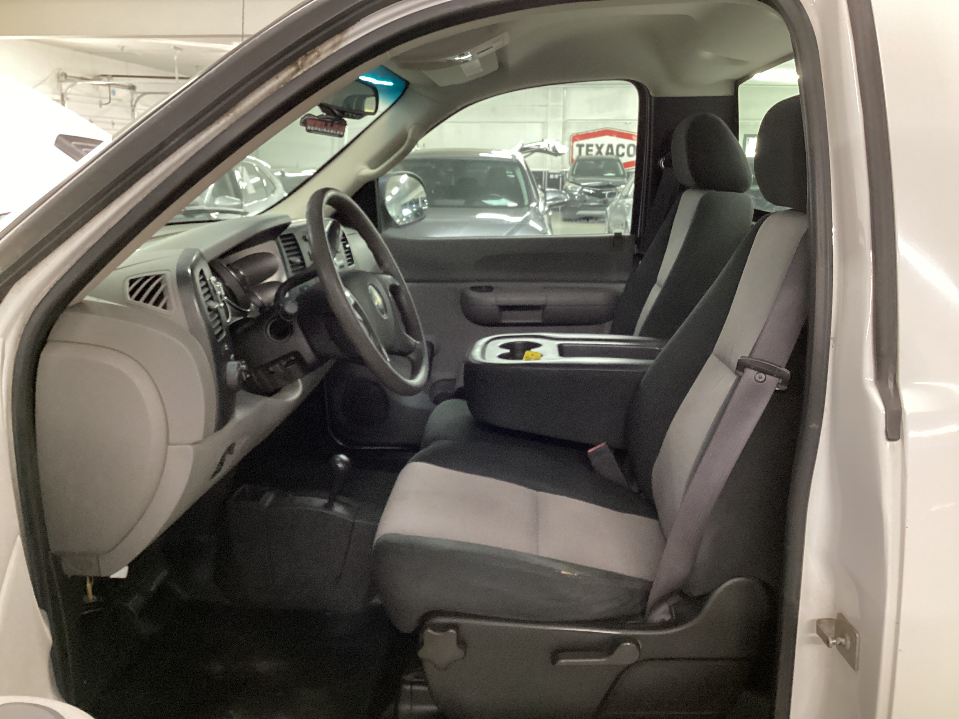 2008 CHEVROLET Silverado 2500HD LS 4WD Long Box - Image 8