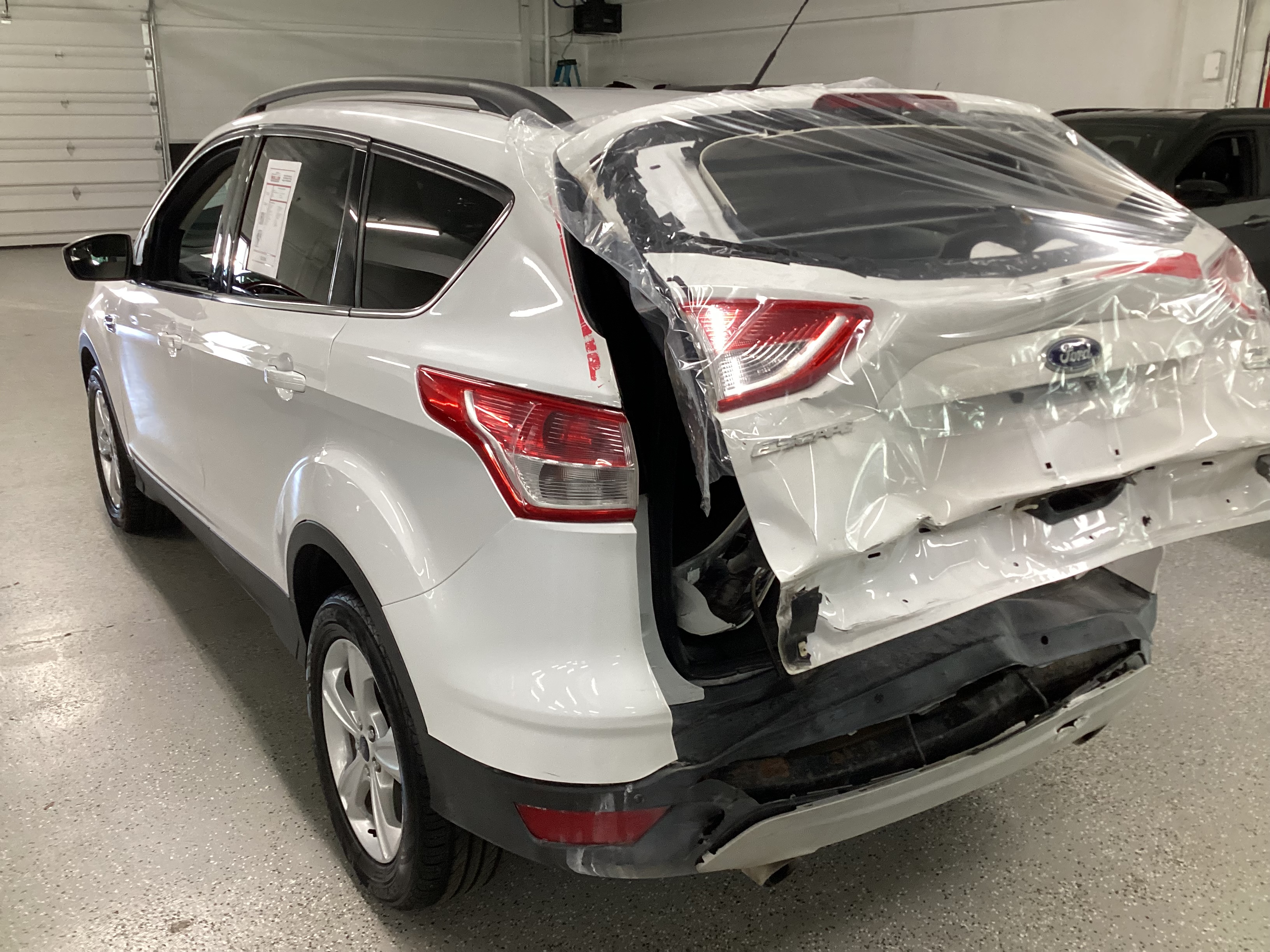 2015 FORD Escape SE 4WD - Image 2