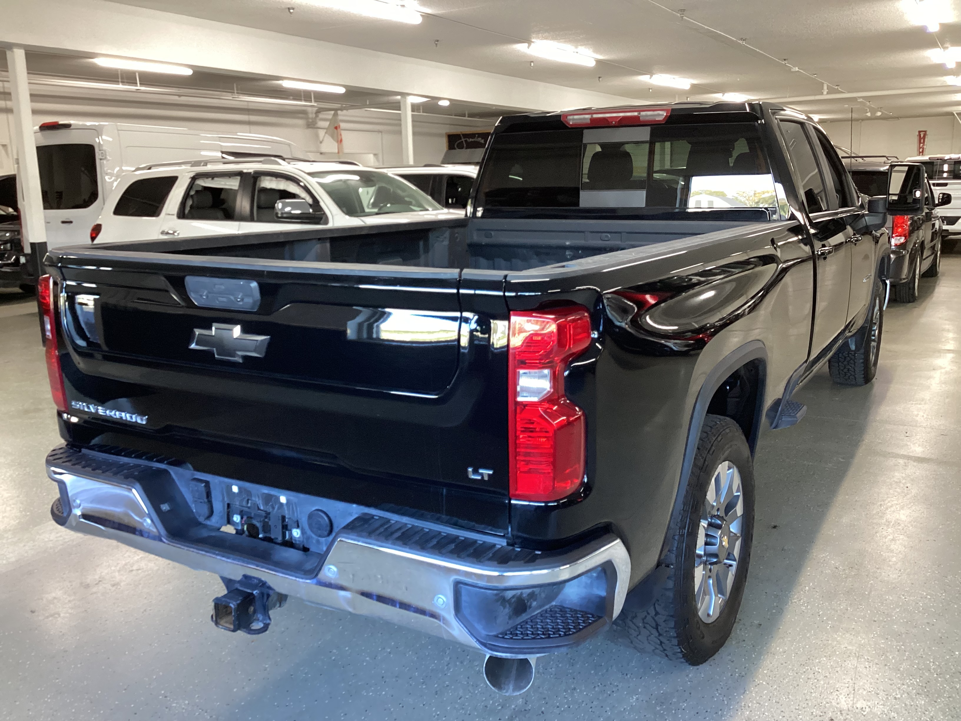 2026 CHEVROLET Silverado 2500HD 4WD LT Crew Cab Long Bed - Image 3