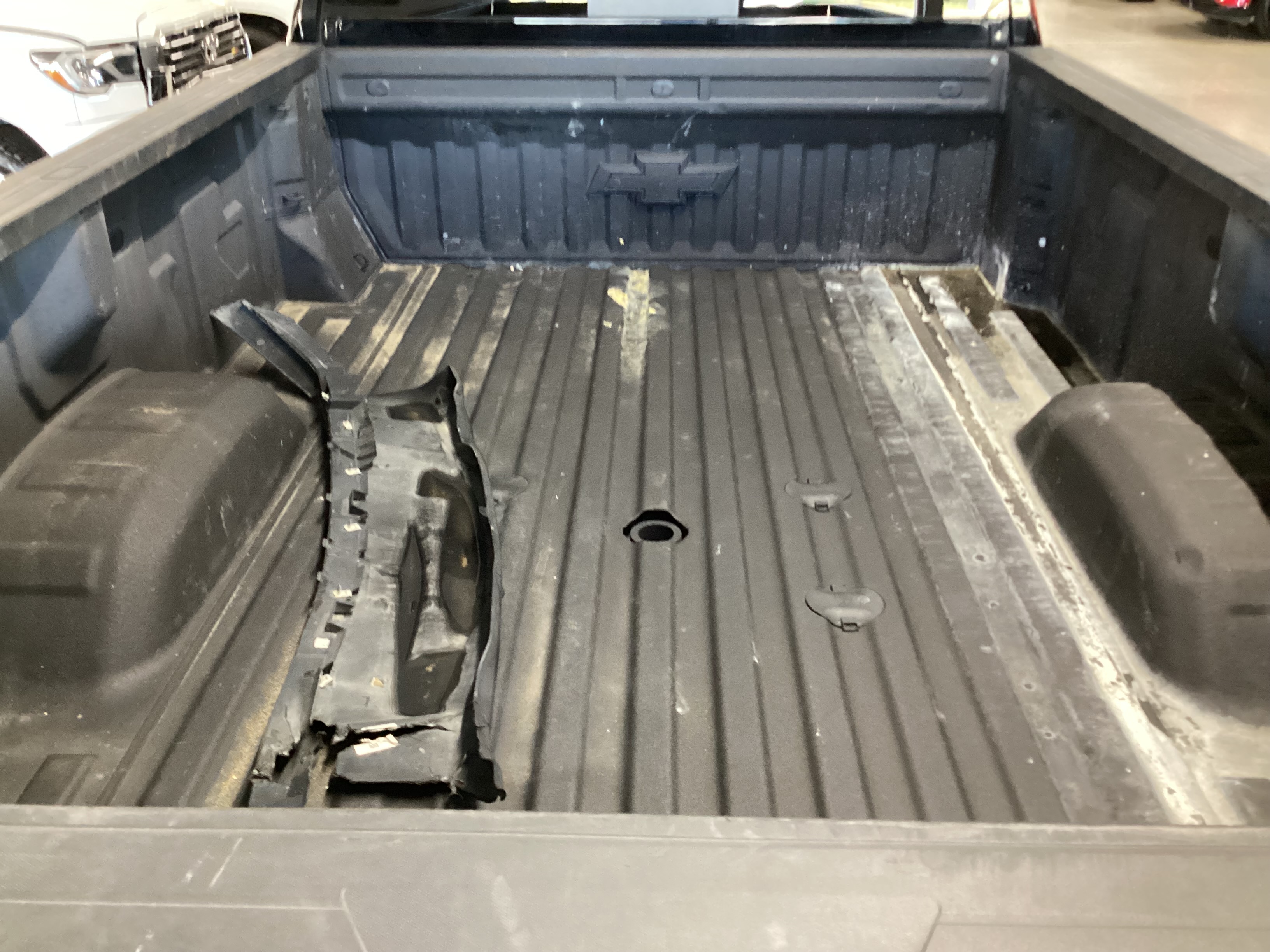 2026 CHEVROLET Silverado 2500HD 4WD LT Crew Cab Long Bed - Image 11