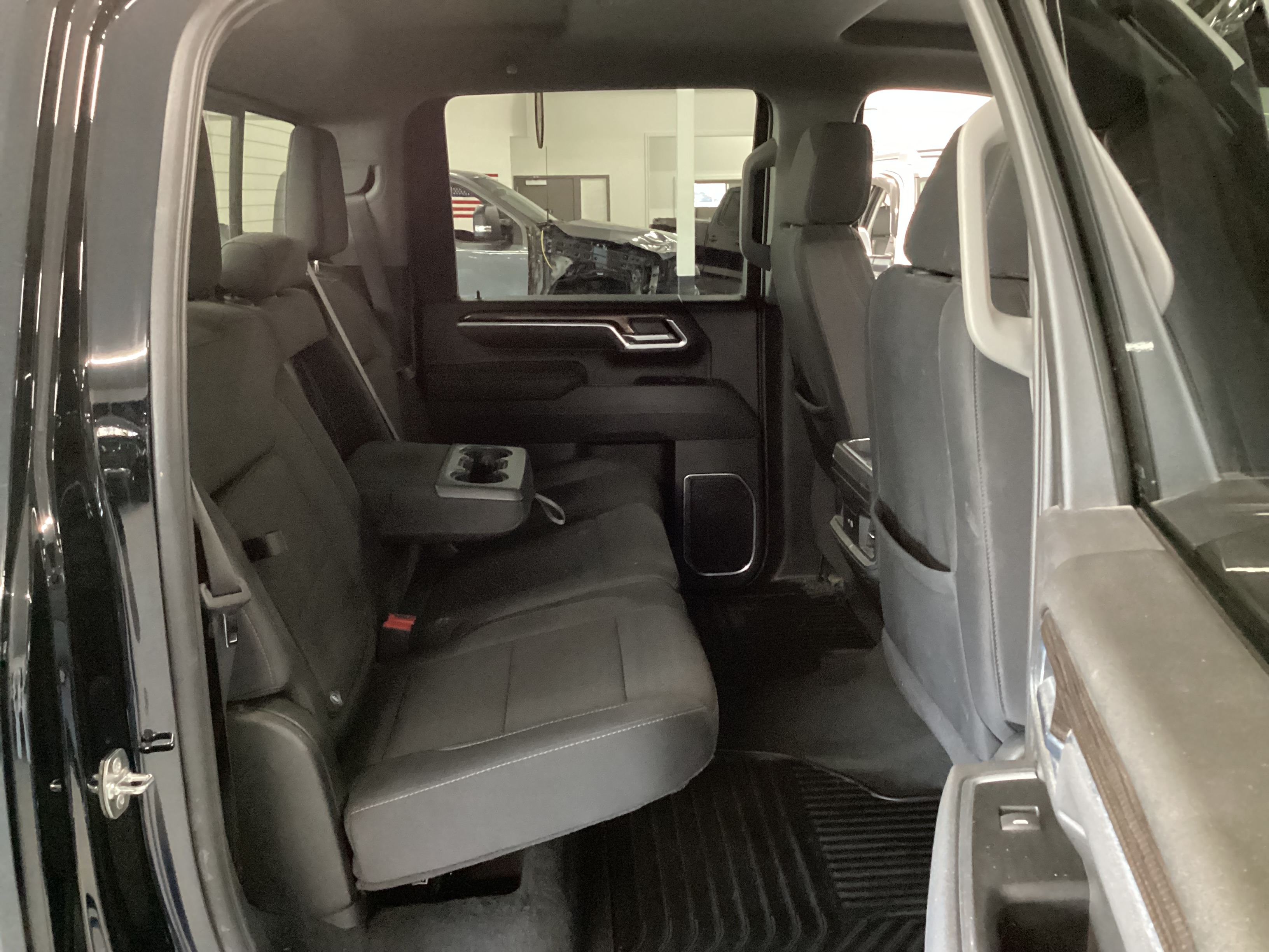 2026 CHEVROLET Silverado 2500HD 4WD LT Crew Cab Long Bed - Image 12