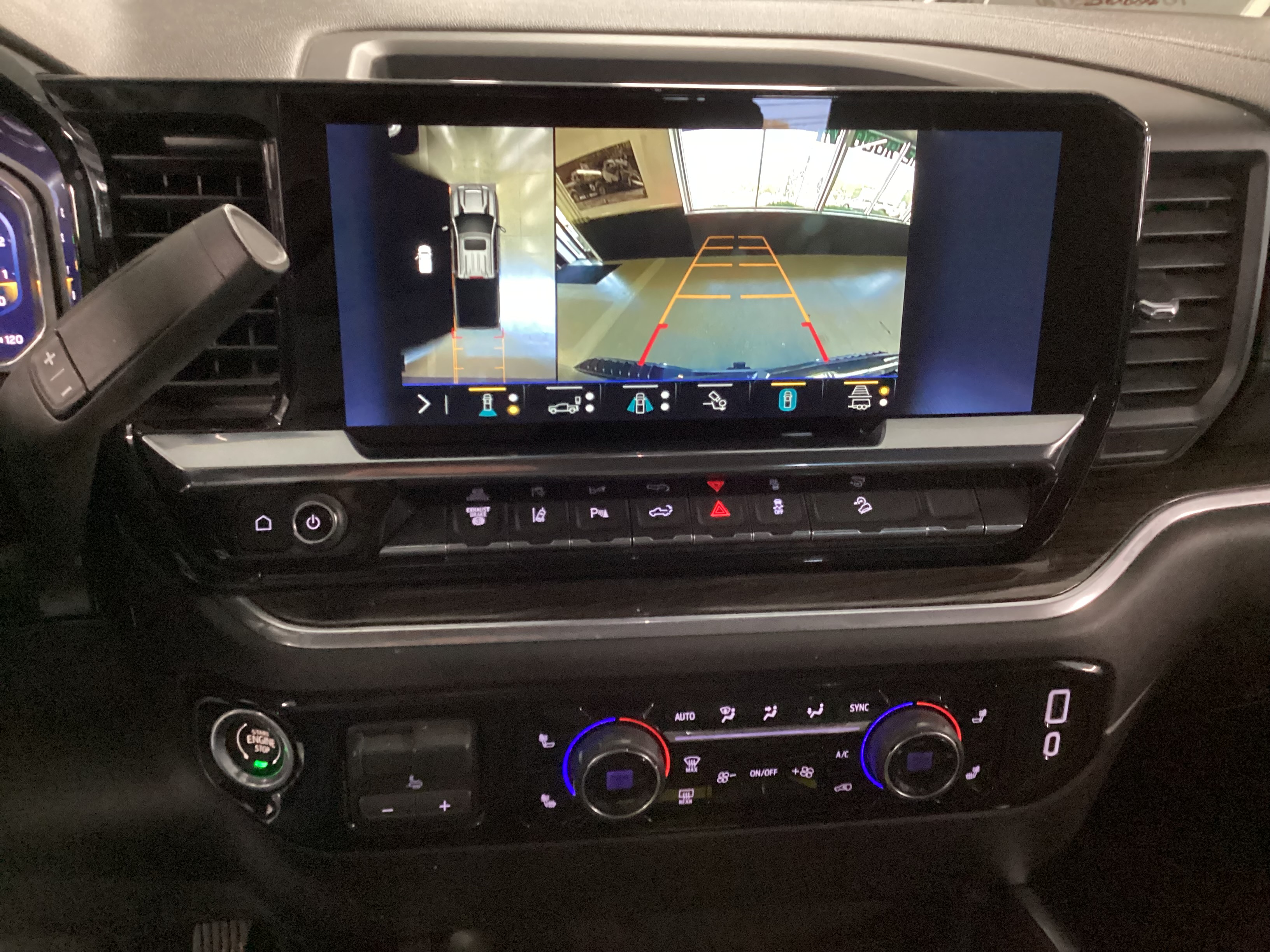 2026 CHEVROLET Silverado 2500HD 4WD LT Crew Cab Long Bed - Image 16