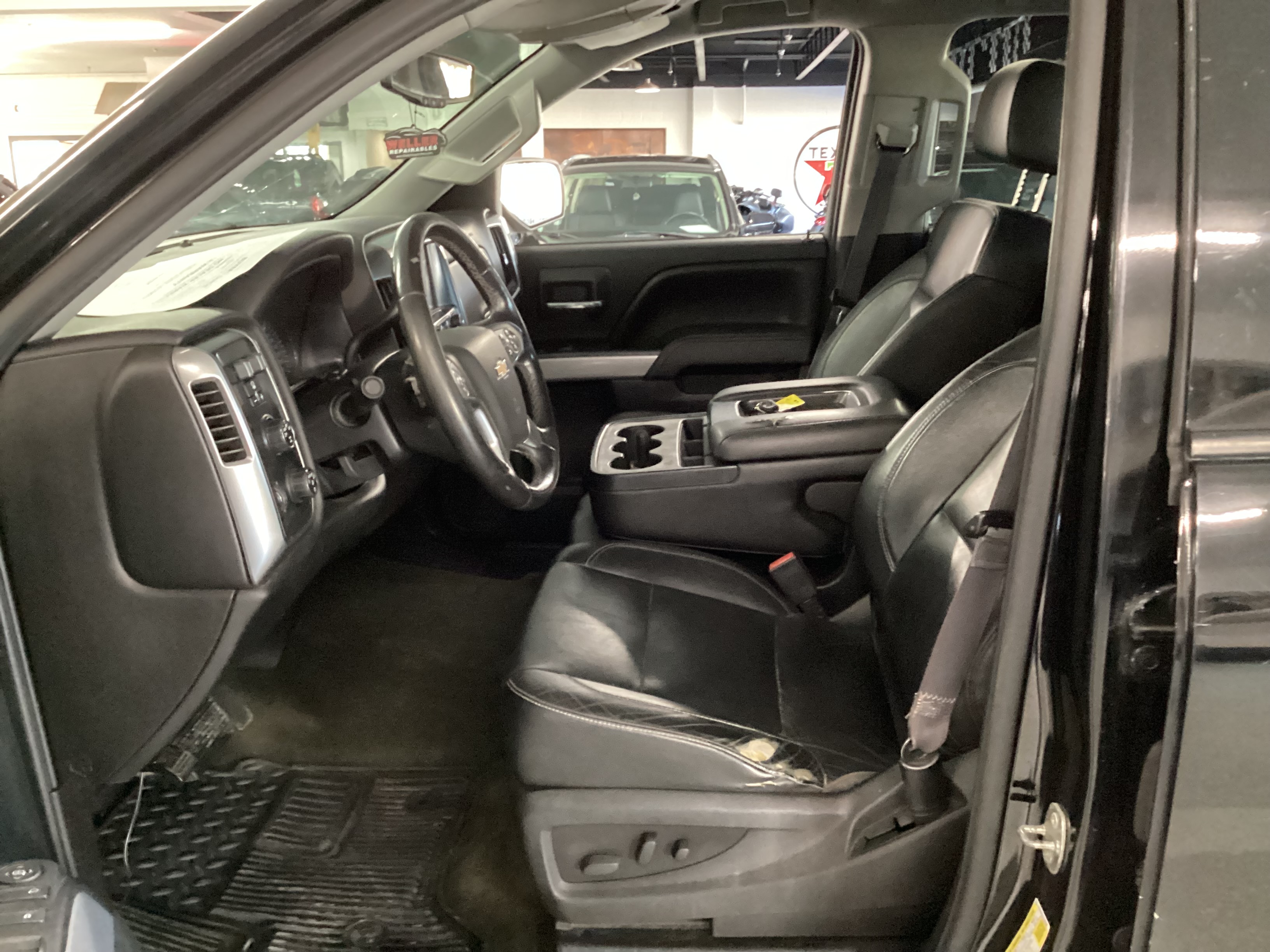 2015 CHEVROLET Silverado LT Double Cab 4WD - Image 11