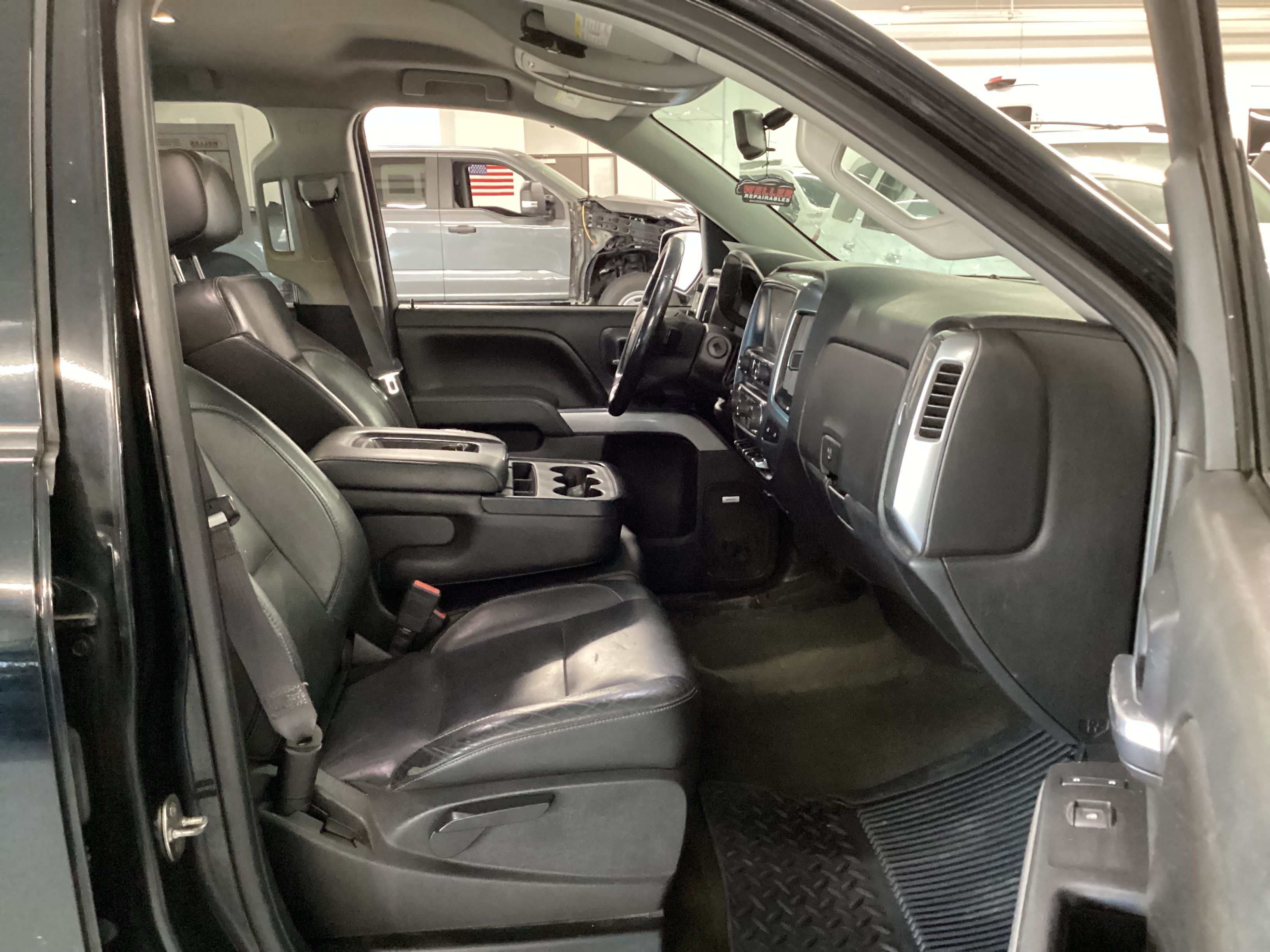 2015 CHEVROLET Silverado LT Double Cab 4WD - Image 17
