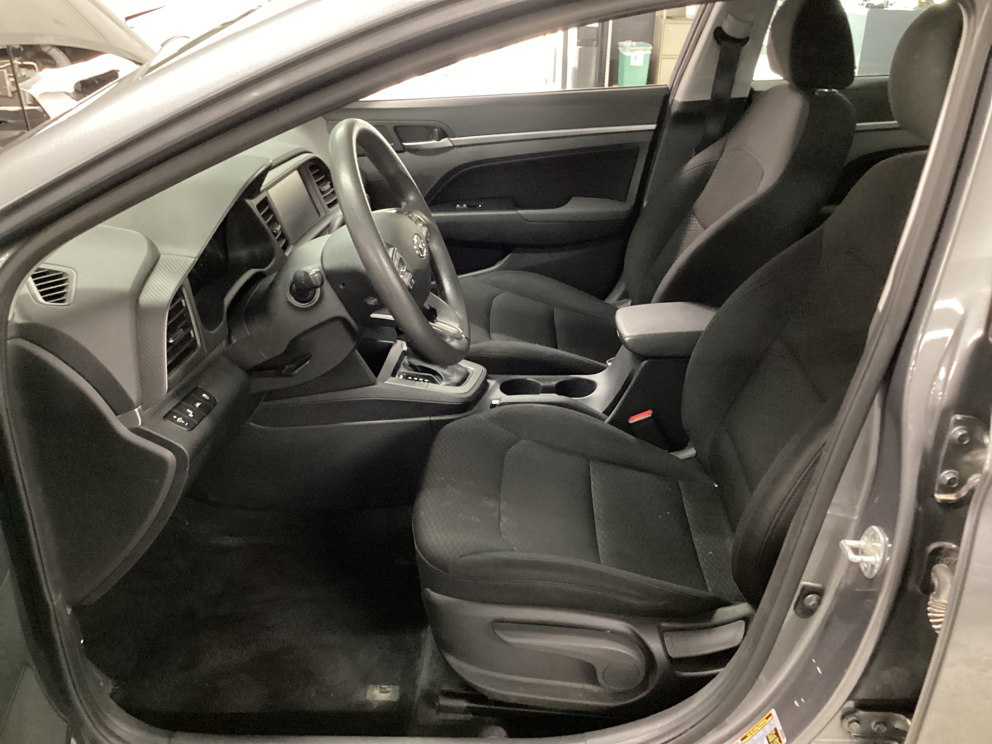 2020 HYUNDAI Elantra SEL - Image 10
