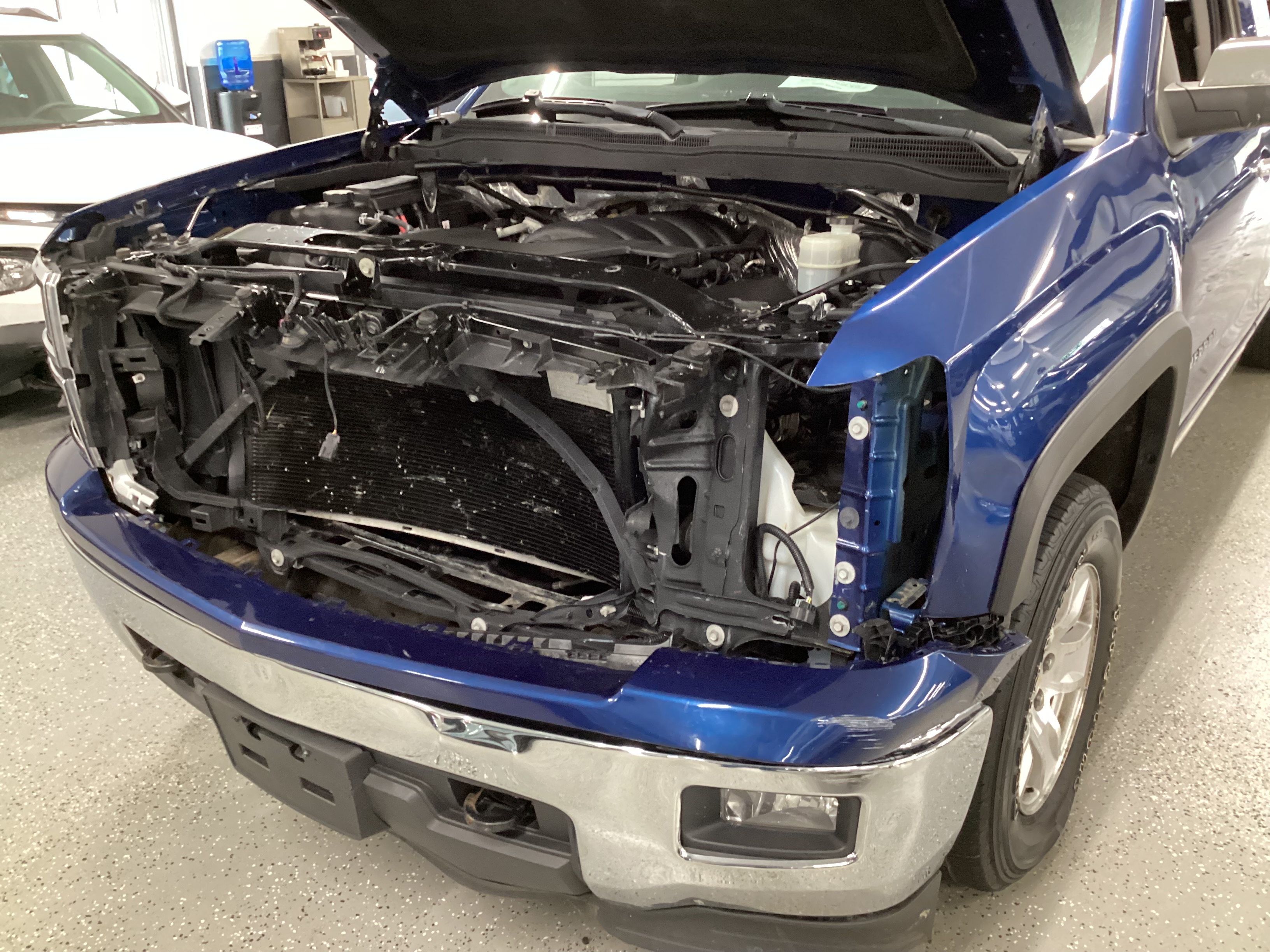 2015 CHEVROLET Silverado LT Crew Cab 4WD - Image 7