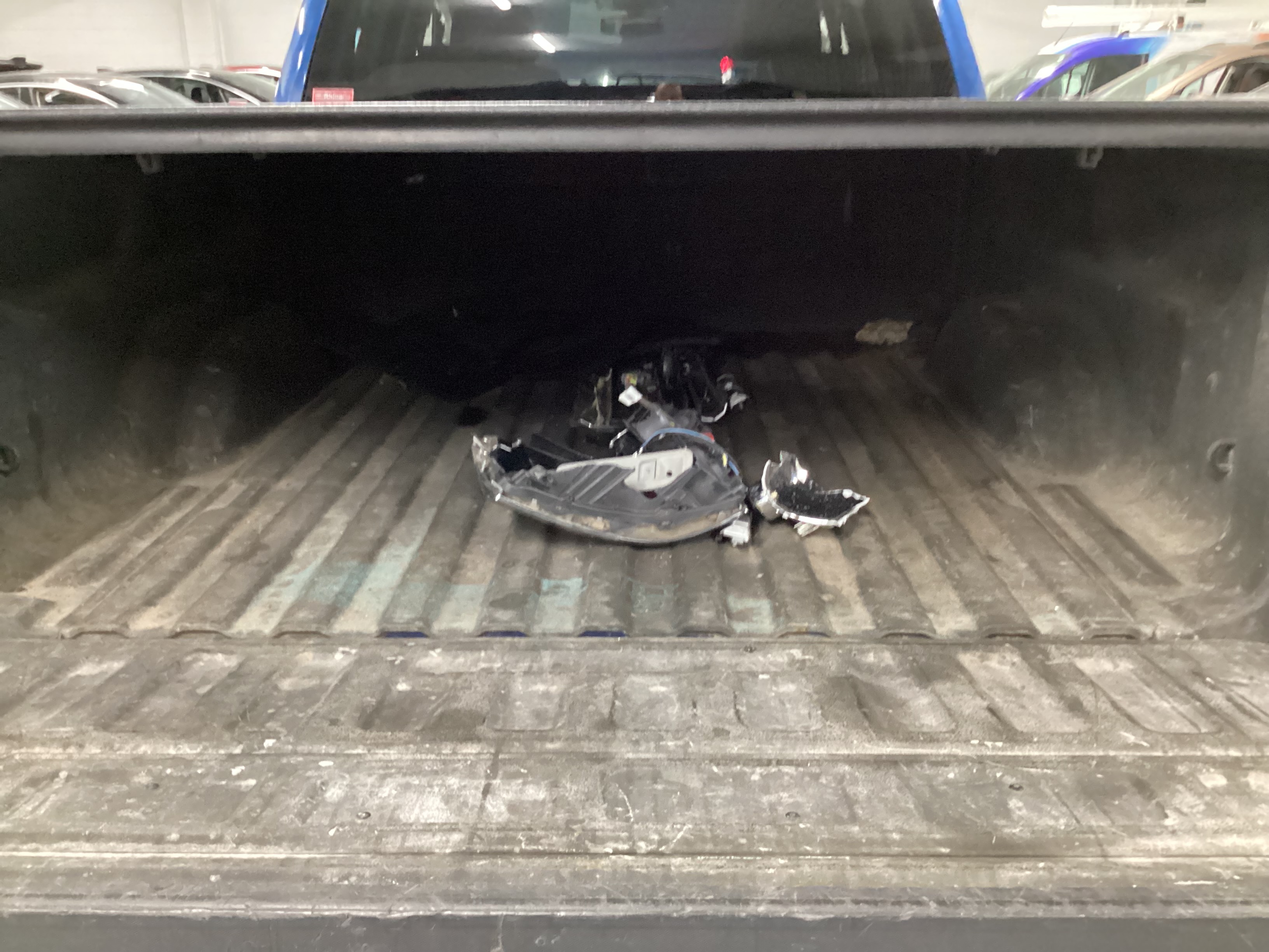 2015 CHEVROLET Silverado LT Crew Cab 4WD - Image 11