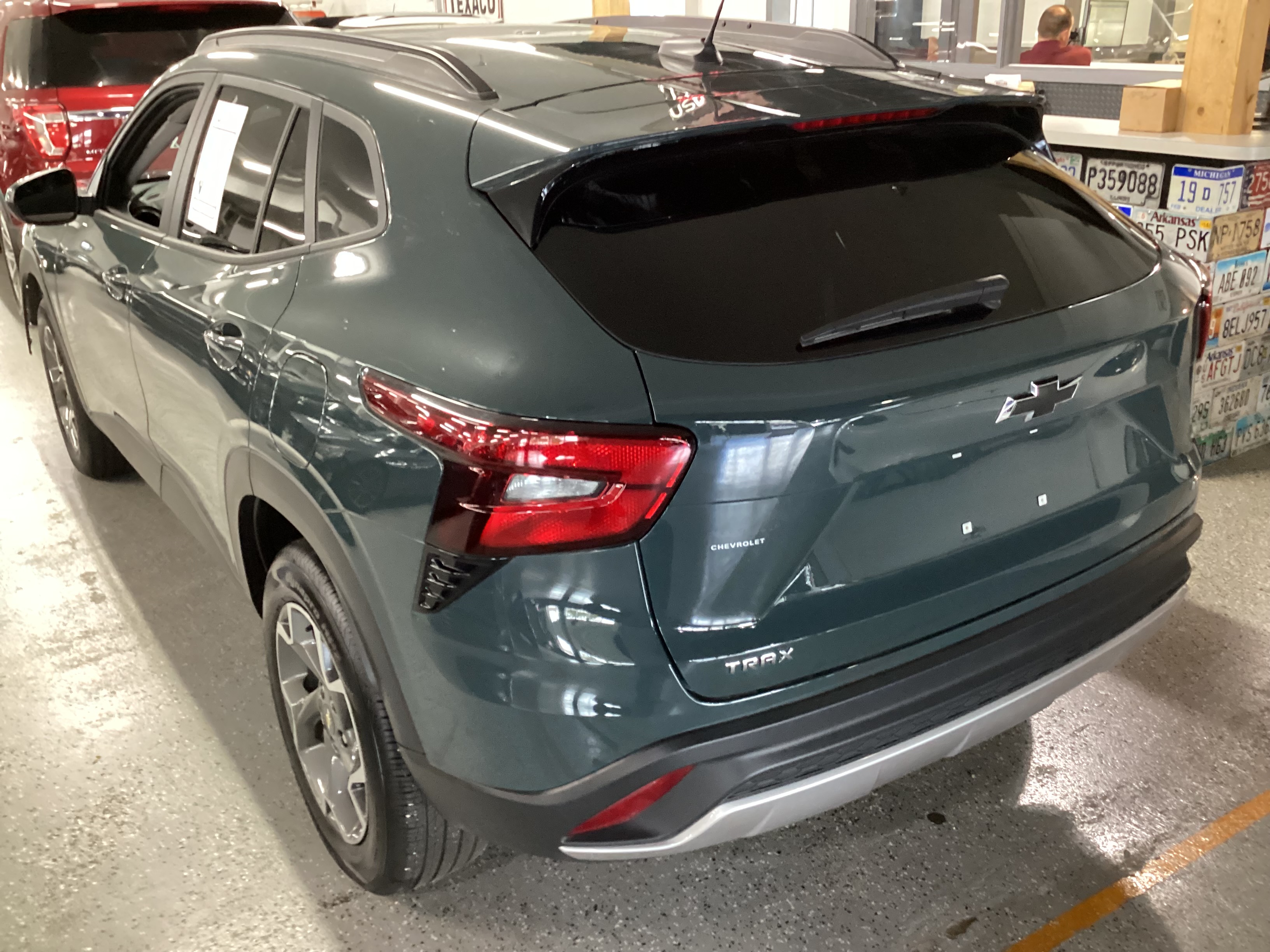 2025 CHEVROLET Trax LT - Image 2