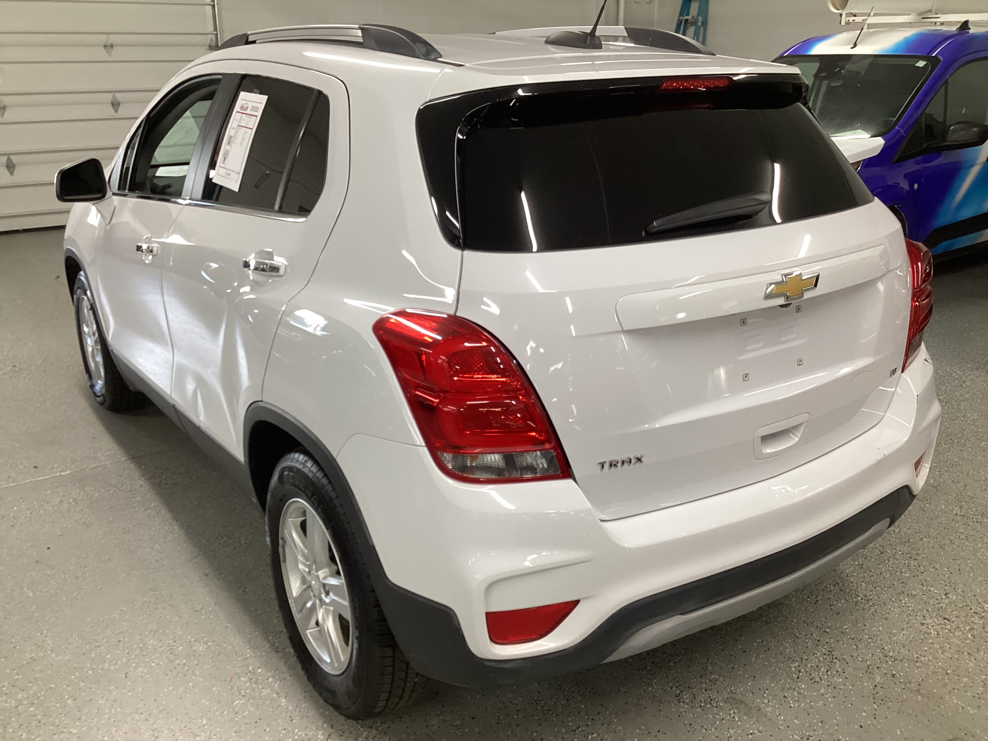 2017 CHEVROLET Trax LT - Image 2
