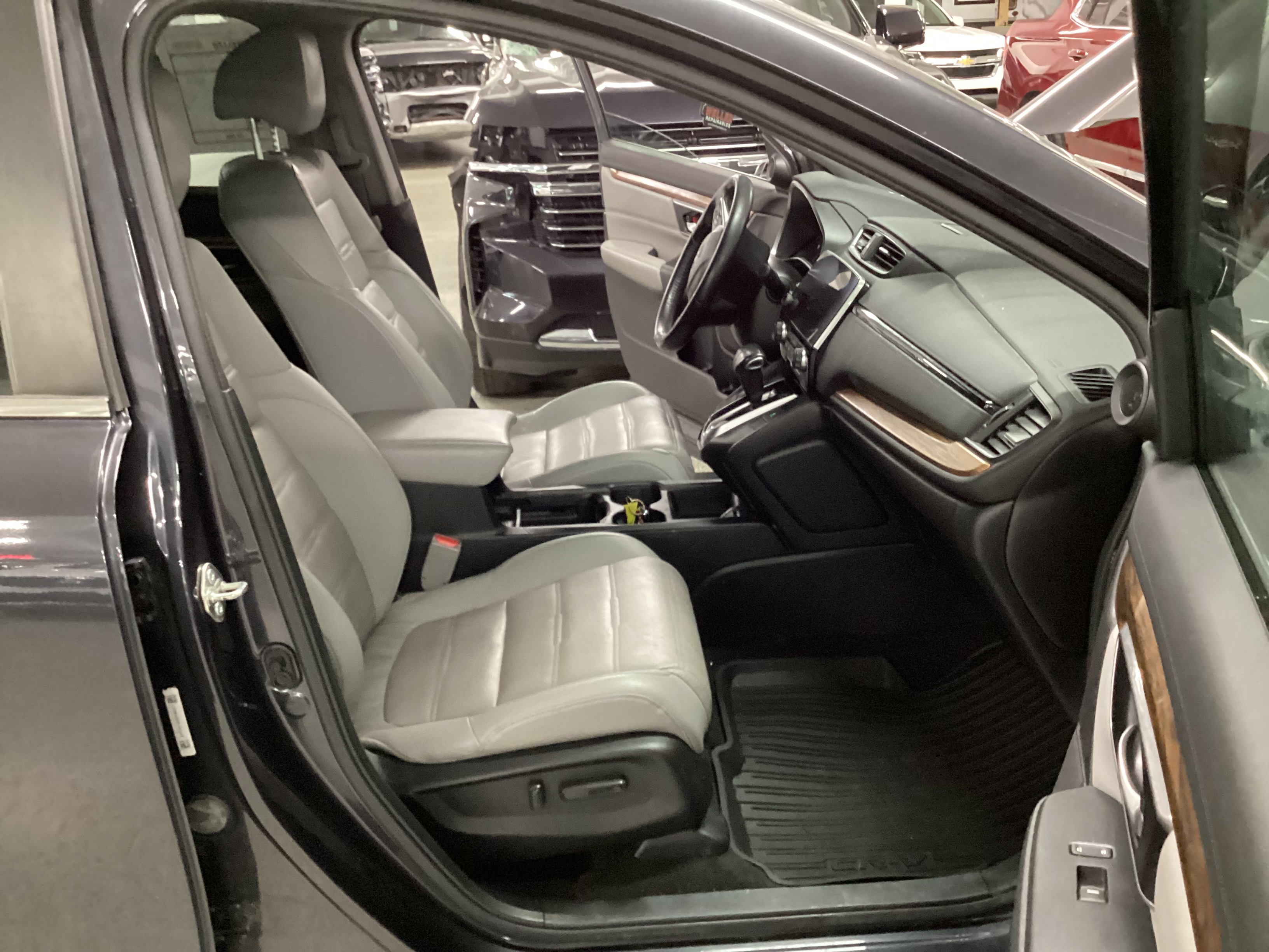 2017 HONDA CR-V Touring AWD - Image 13