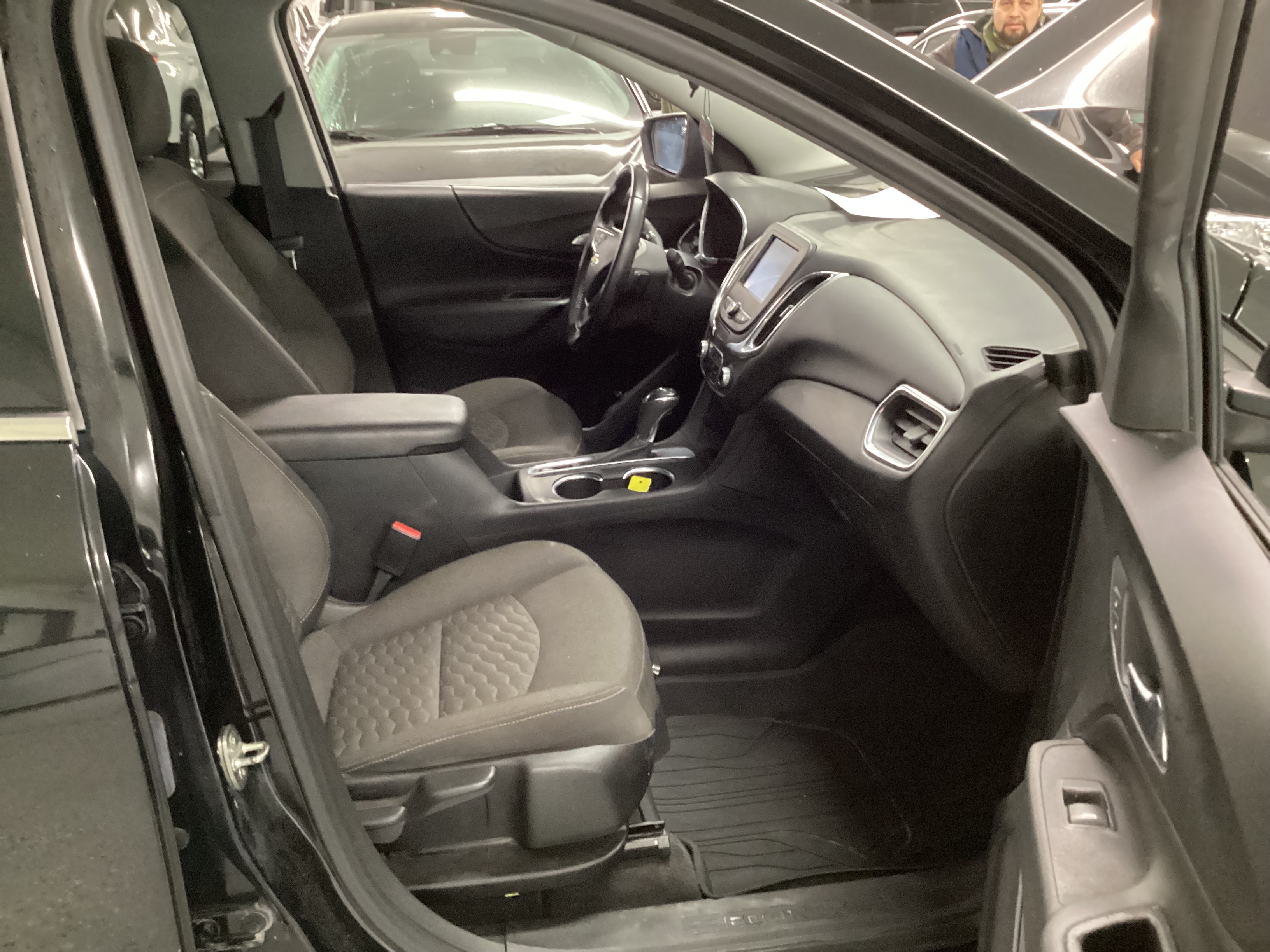 2020 CHEVROLET Equinox LT - Image 13