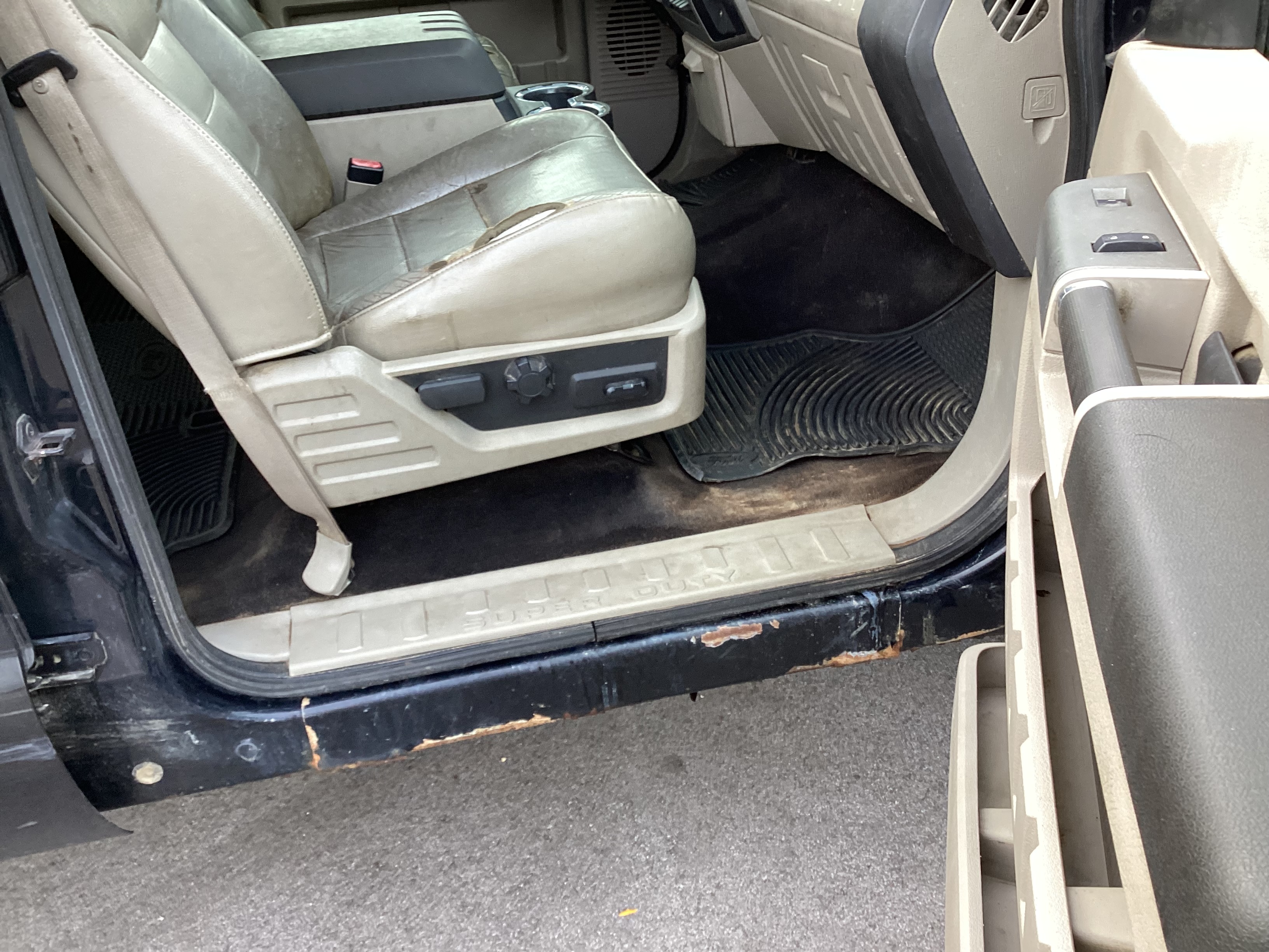 2008 FORD F-350 SD XLT Crew Cab 4WD Dually - Image 14
