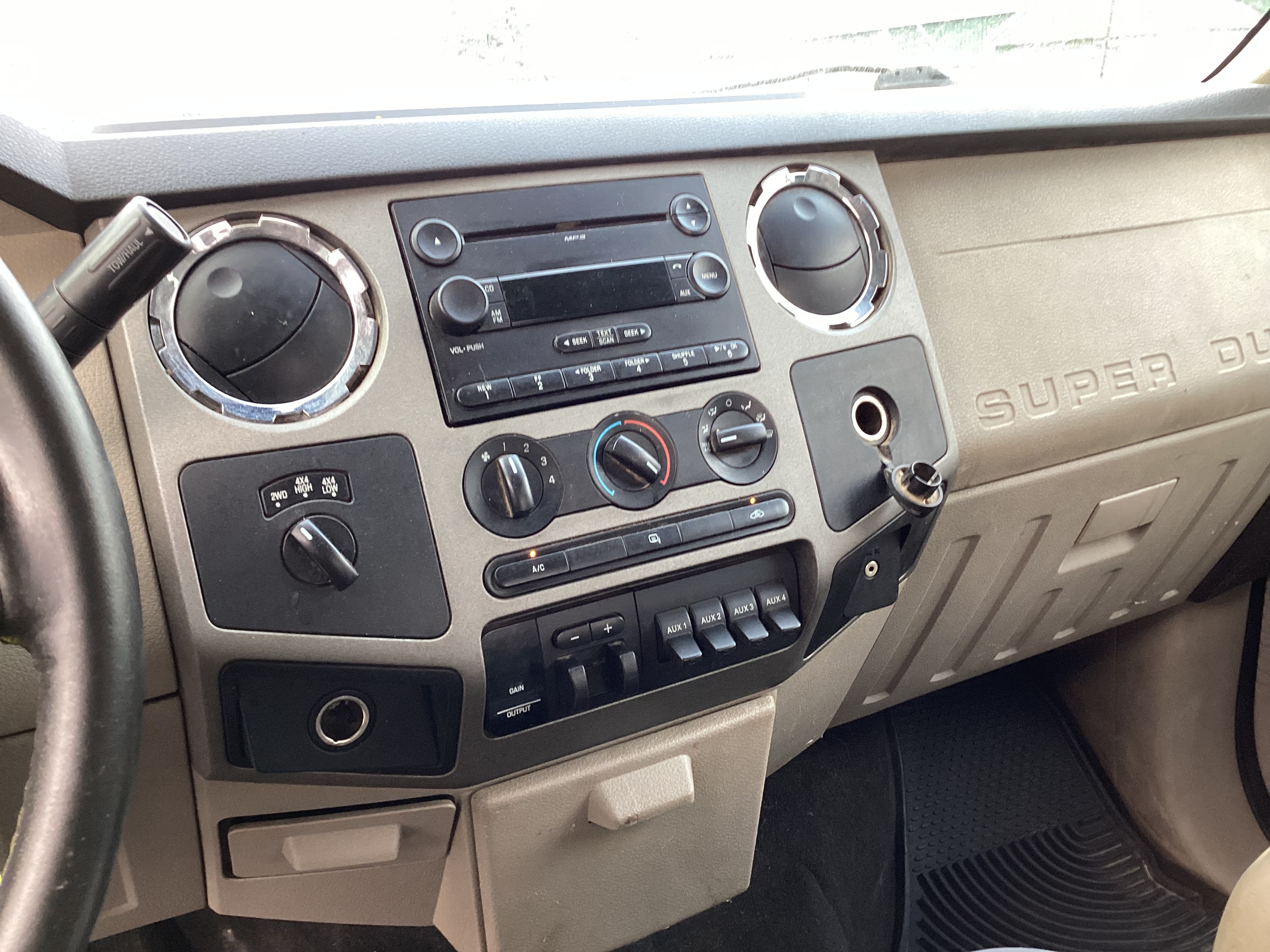 2008 FORD F-350 SD XLT Crew Cab 4WD Dually - Image 17