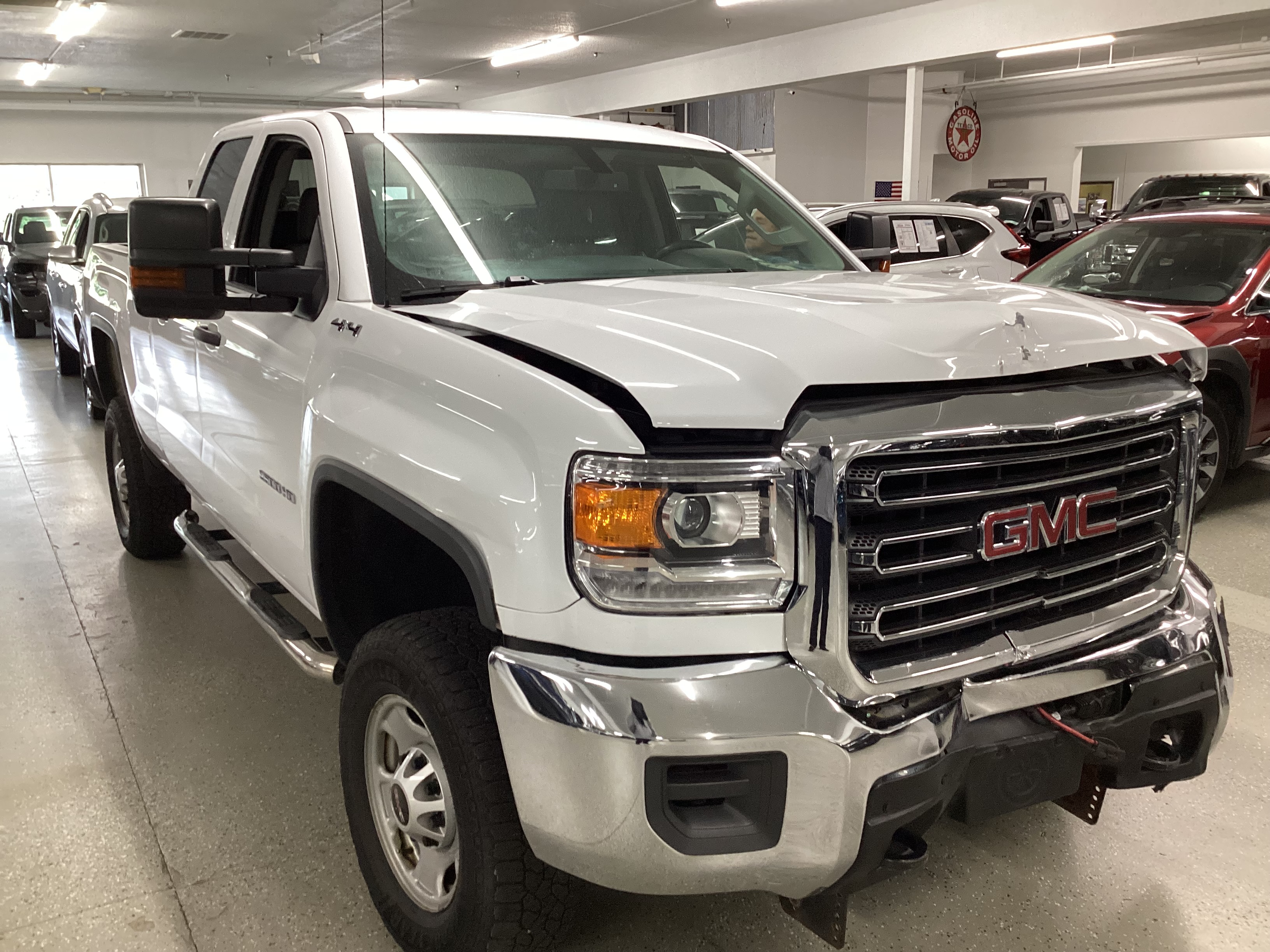 2019 GMC Sierra 2500HD 4WD Double Cab - Image 4