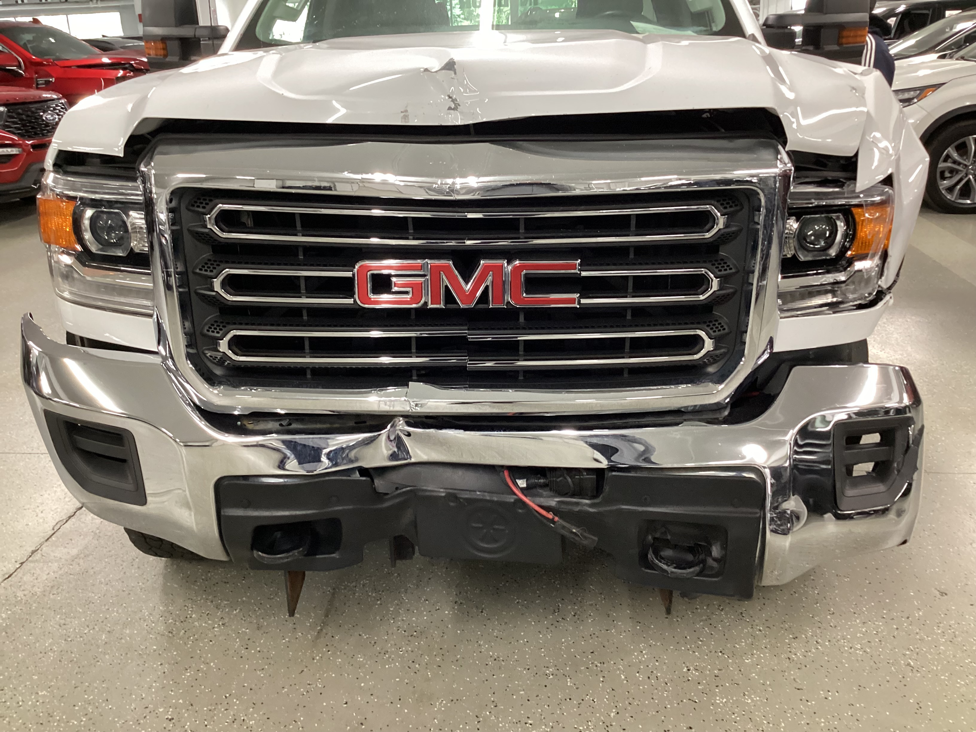 2019 GMC Sierra 2500HD 4WD Double Cab - Image 5