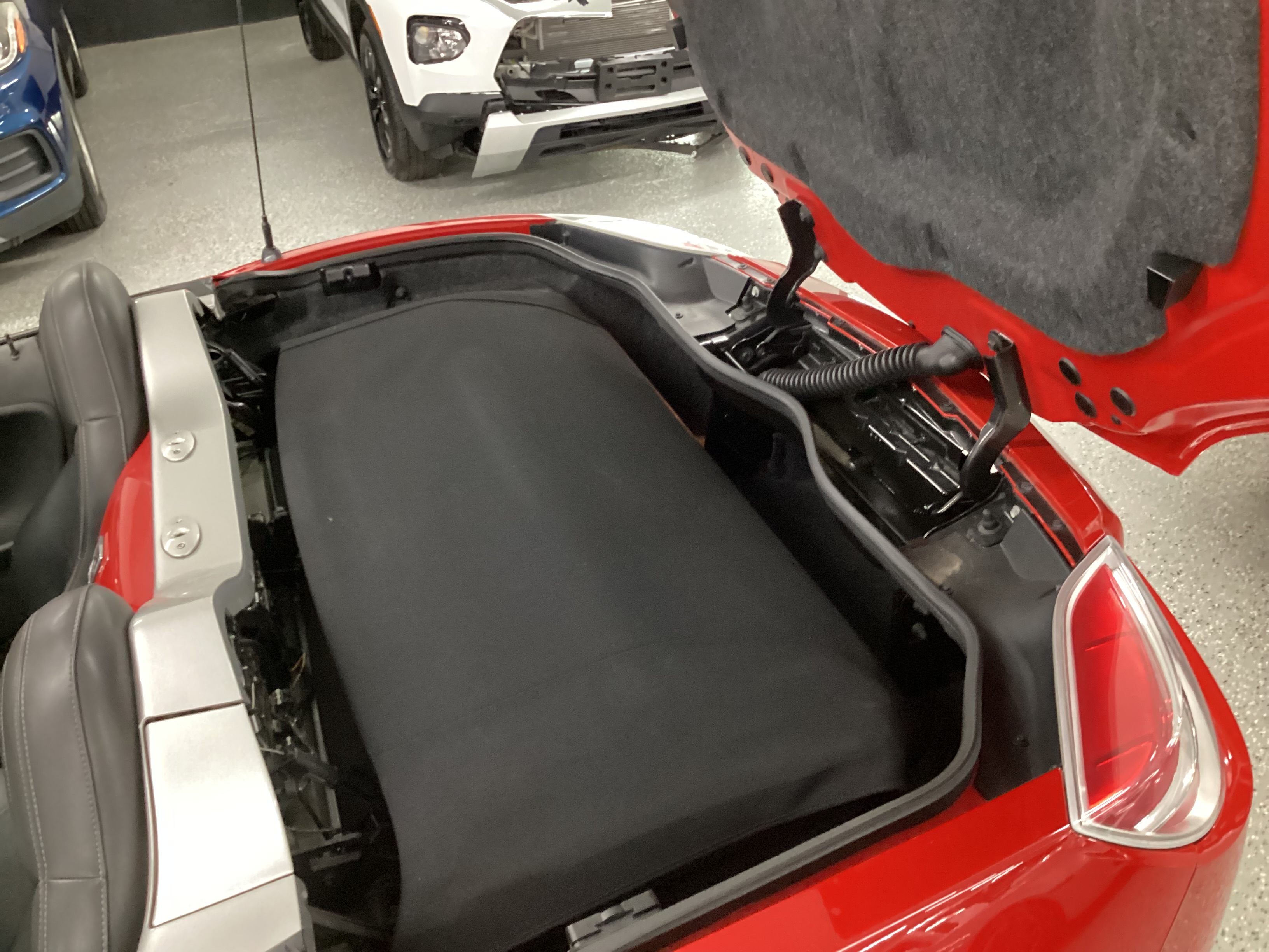 2007 SATURN Sky Convertible - Image 9