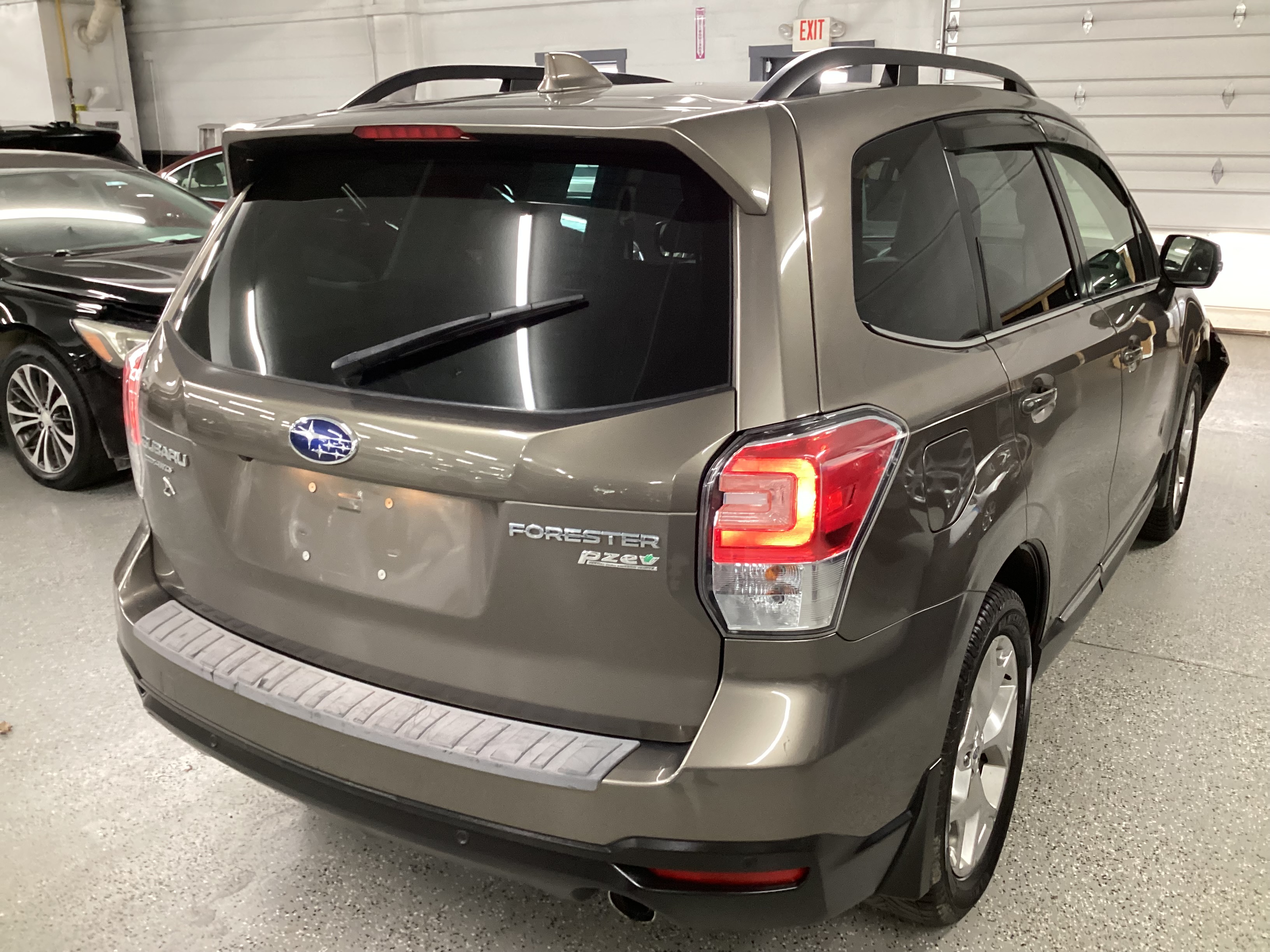 2017 SUBARU Forester Touring AWD - Image 3