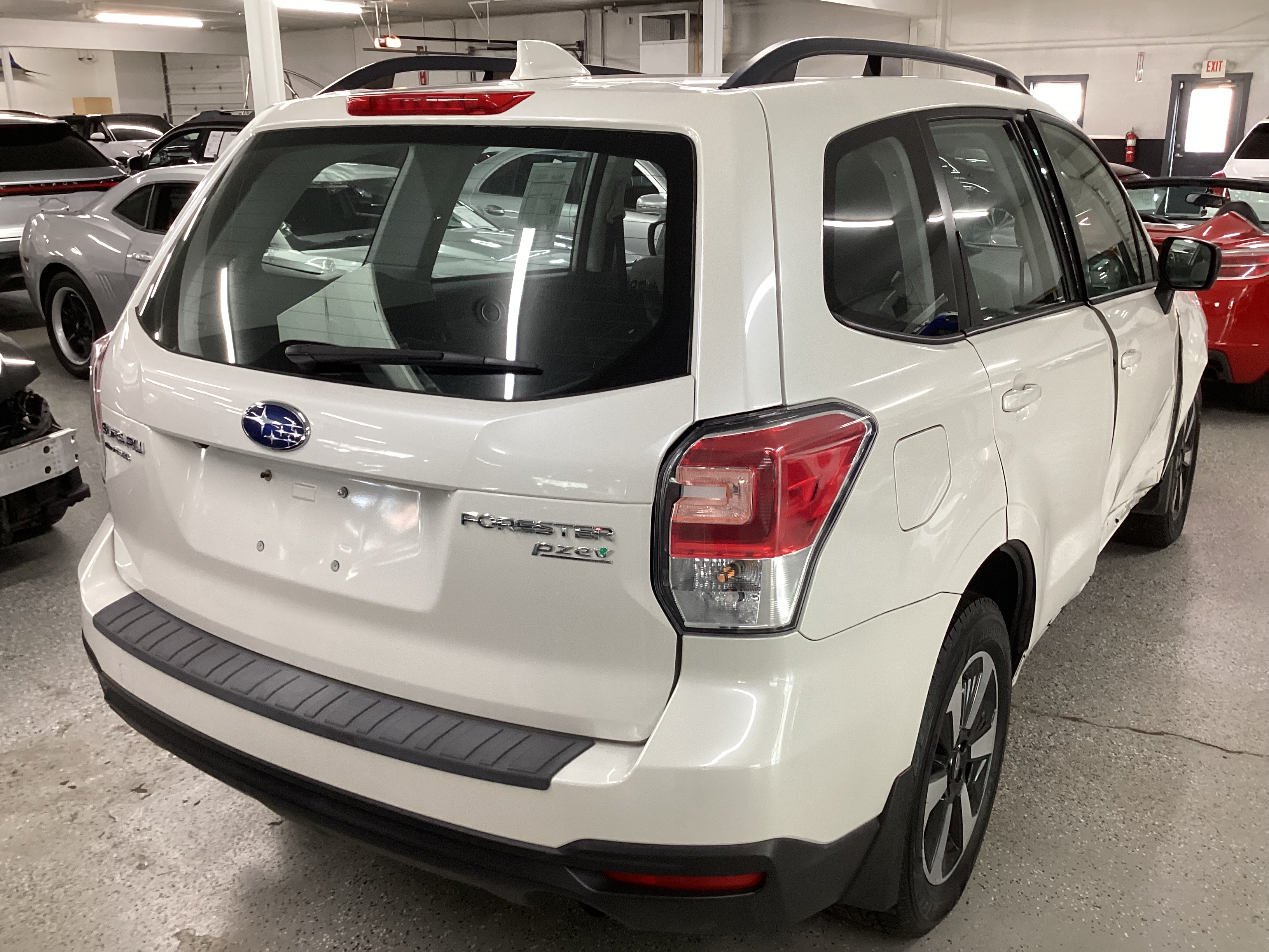2017 SUBARU Forester Base AWD - Image 3