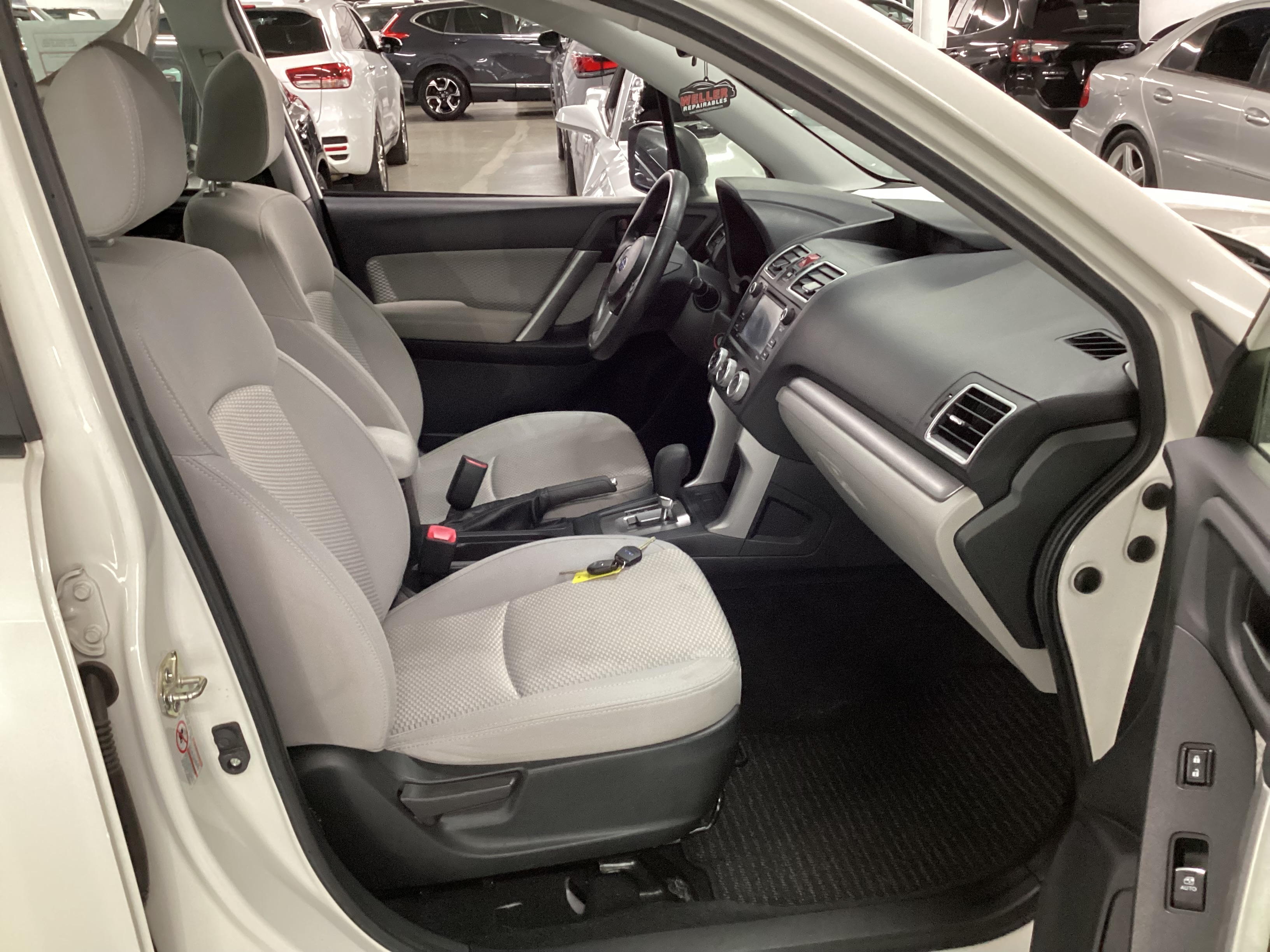 2017 SUBARU Forester Base AWD - Image 13